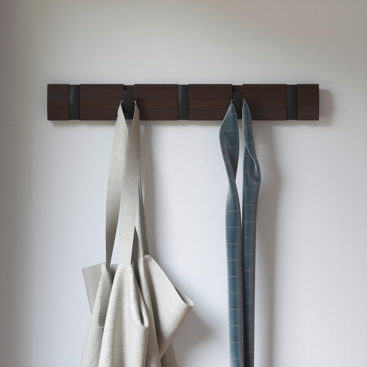 GARDEROBENLEISTE  in Pappel Schwarz, Walnussfarben  - Walnussfarben/Schwarz, Design, Holz (51/6/3cm) - Umbra