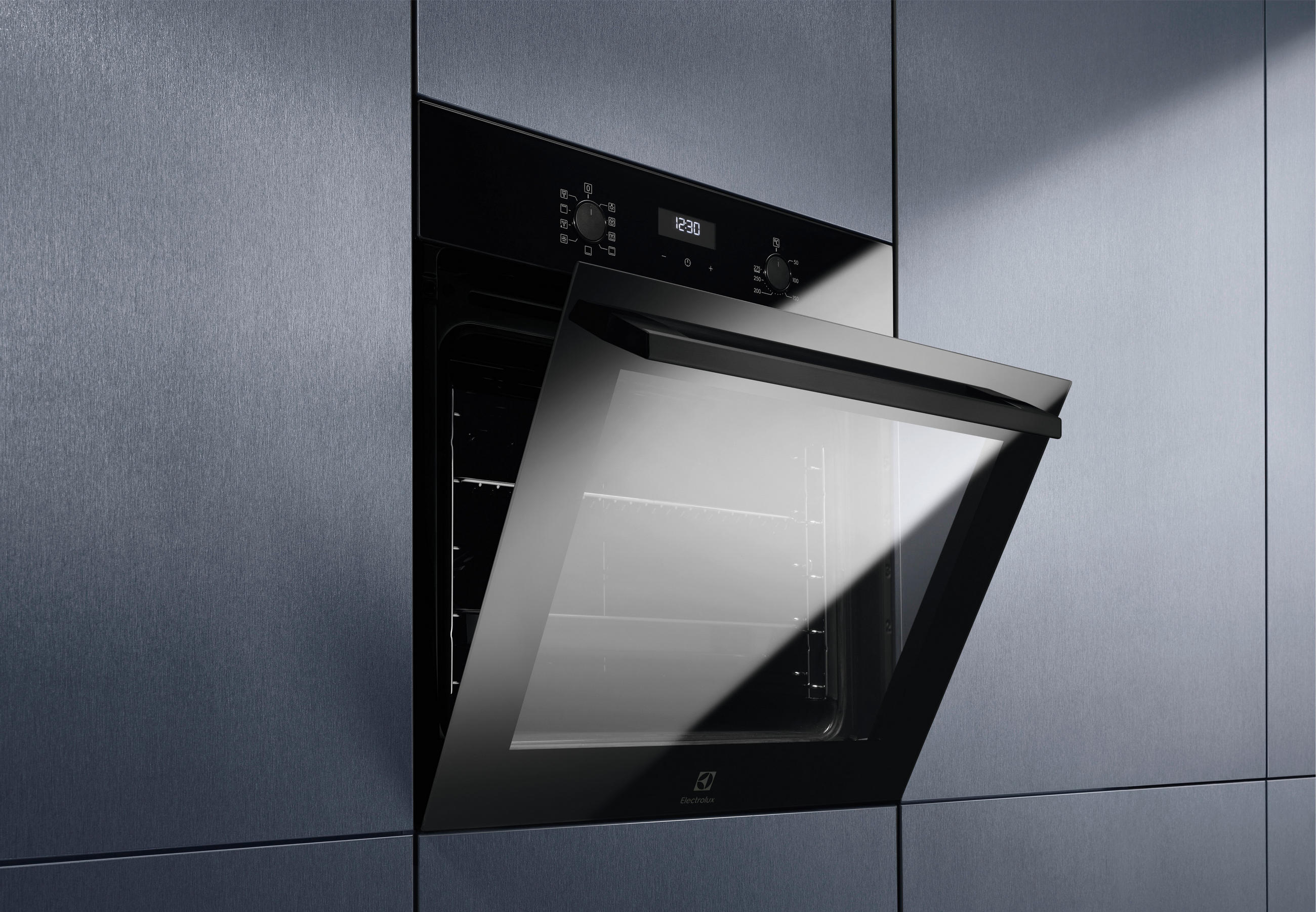 EINBAUBACKOFEN OEF5H50Z  - Schwarz, Basics, Glas (59,5/59,4/54,8cm) - Electrolux