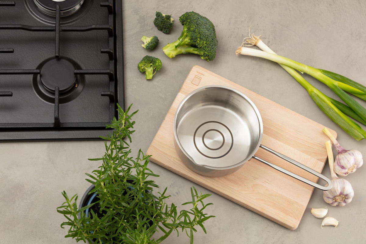 CRATIȚĂ CU COADĂ 1,0 l  - culoare inox, Design, metal (16cm) - Chefkoch+Fackelmann