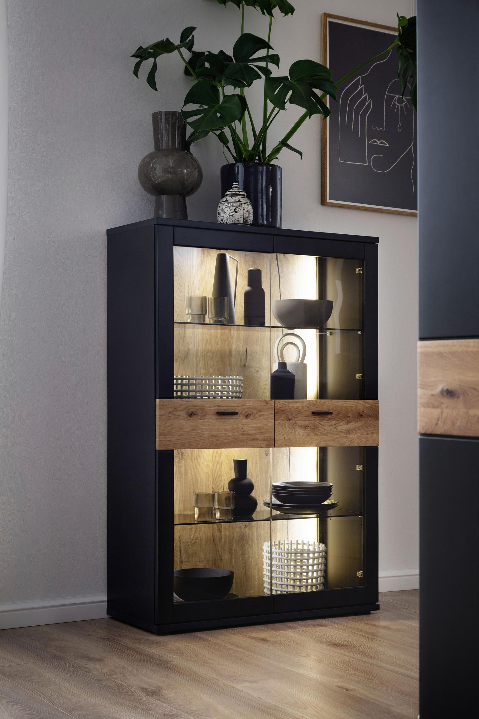 HIGHBOARD furniert, massiv Grau, Schwarz, Eichefarben - Einrichtungsbeispiel