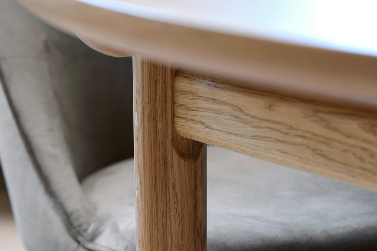 MATBORD 120/120/74 cm delar i massivt trä  trämaterial rund ekfärgad  - ekfärgad, Design, trämaterial (120/120/74cm) - Lomoco