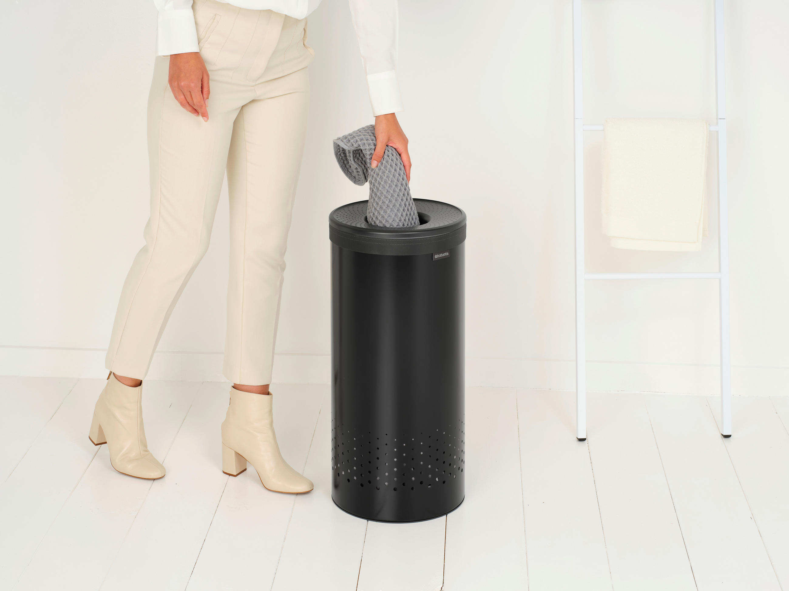 WÄSCHETONNE - Schwarz, Basics (30/30/63,5cm) - Brabantia