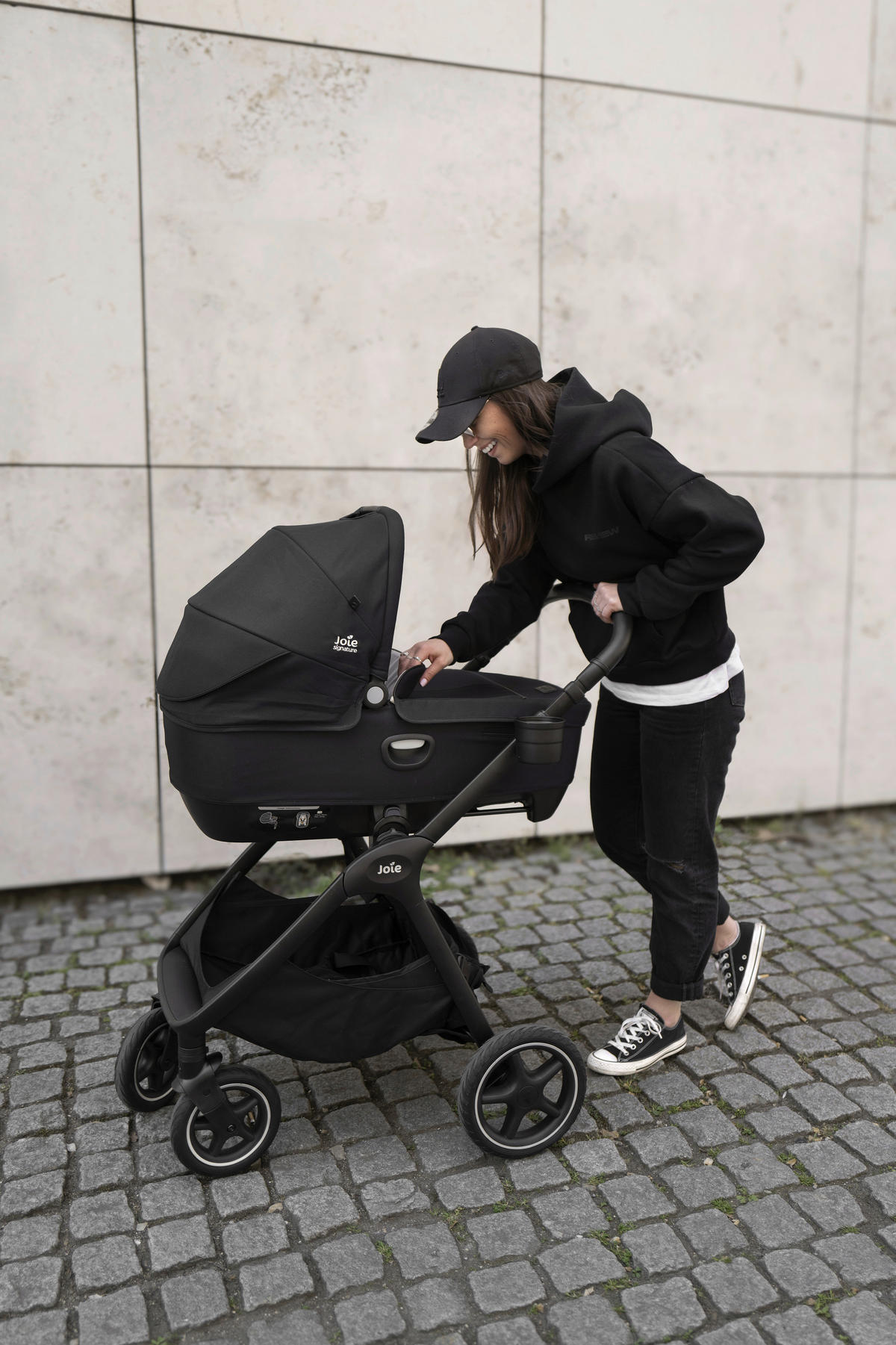 BABYSCHALE Calmi R129 Eclipse   - Schwarz, Basics, Kunststoff/Textil (44,8/60,6/82,4cm) - JOIE SIGNATURE