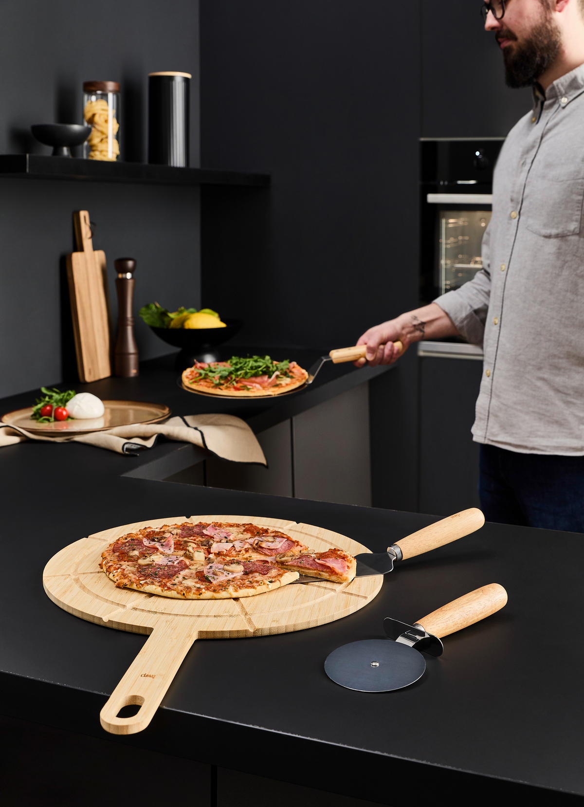 PIZZASCHAUFEL   - Edelstahlfarben/Naturfarben, Basics, Holz/Metall (25,5cm) - Homeware Profession.