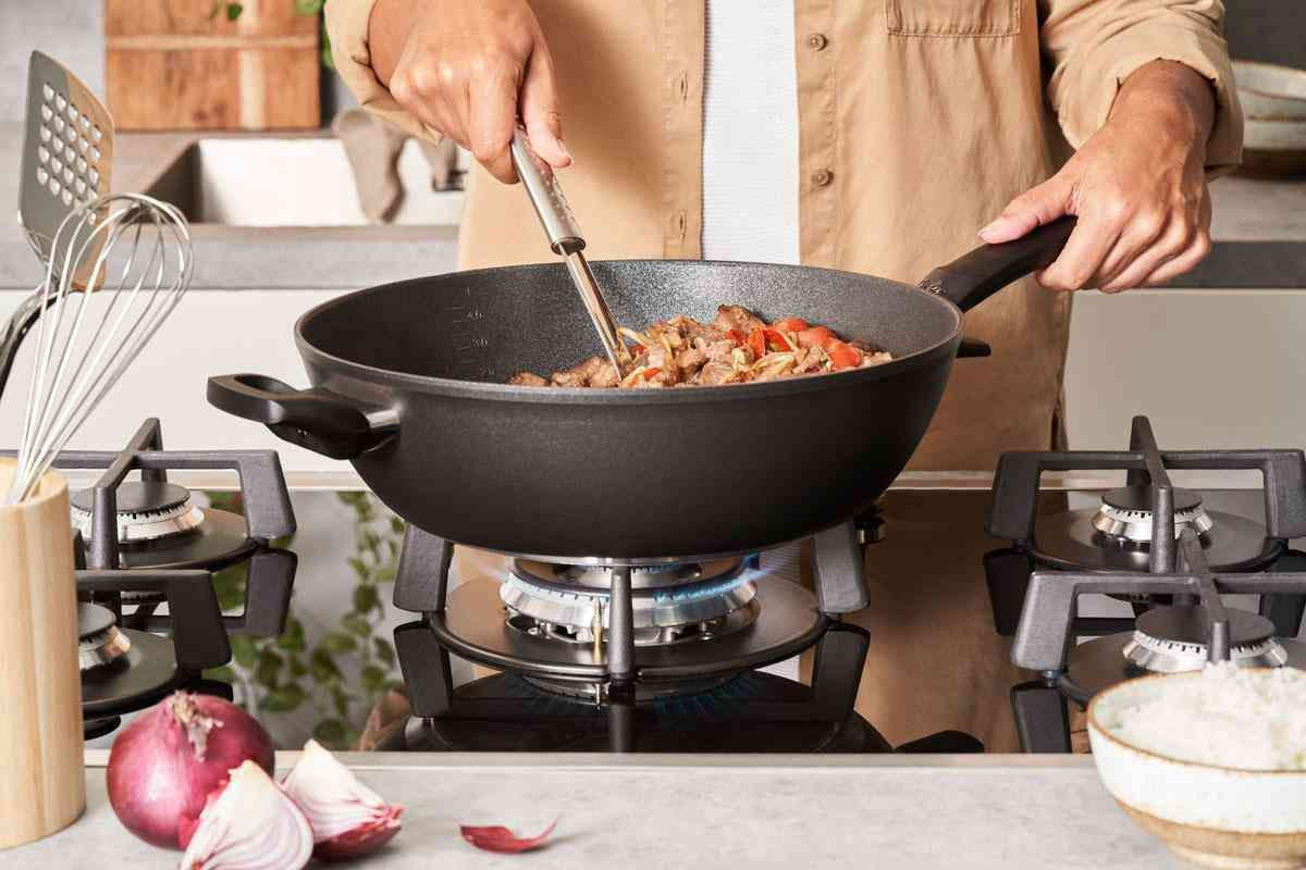WOKPFANNE 32 cm  - Schwarz, Basics, Metall (32cm) - Fissler