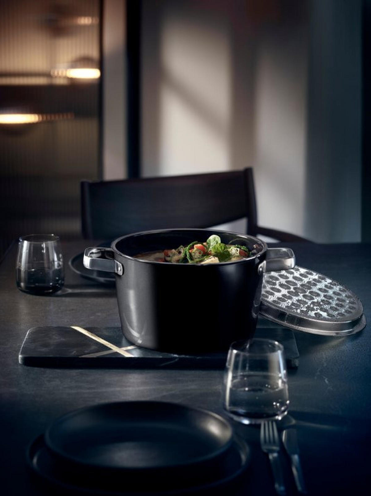 GRYTA FÖR KÖTT Fusiontec Aromatic 6,2 l  - stålfärgad/svart, Design, metall (24/15cm) - WMF