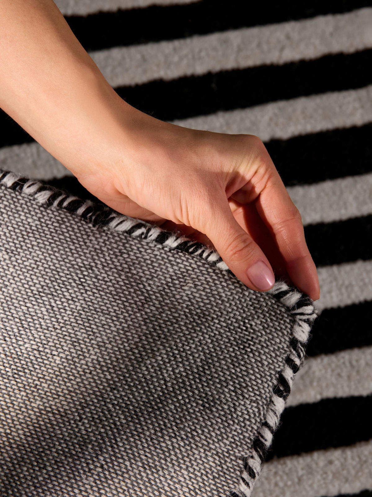 WOLLTEPPICH 120/180 cm Stryve Schwarz, Weiß rechteckig  - Schwarz/Weiß, Basics, Textil (120/180cm) - Elle Decoration