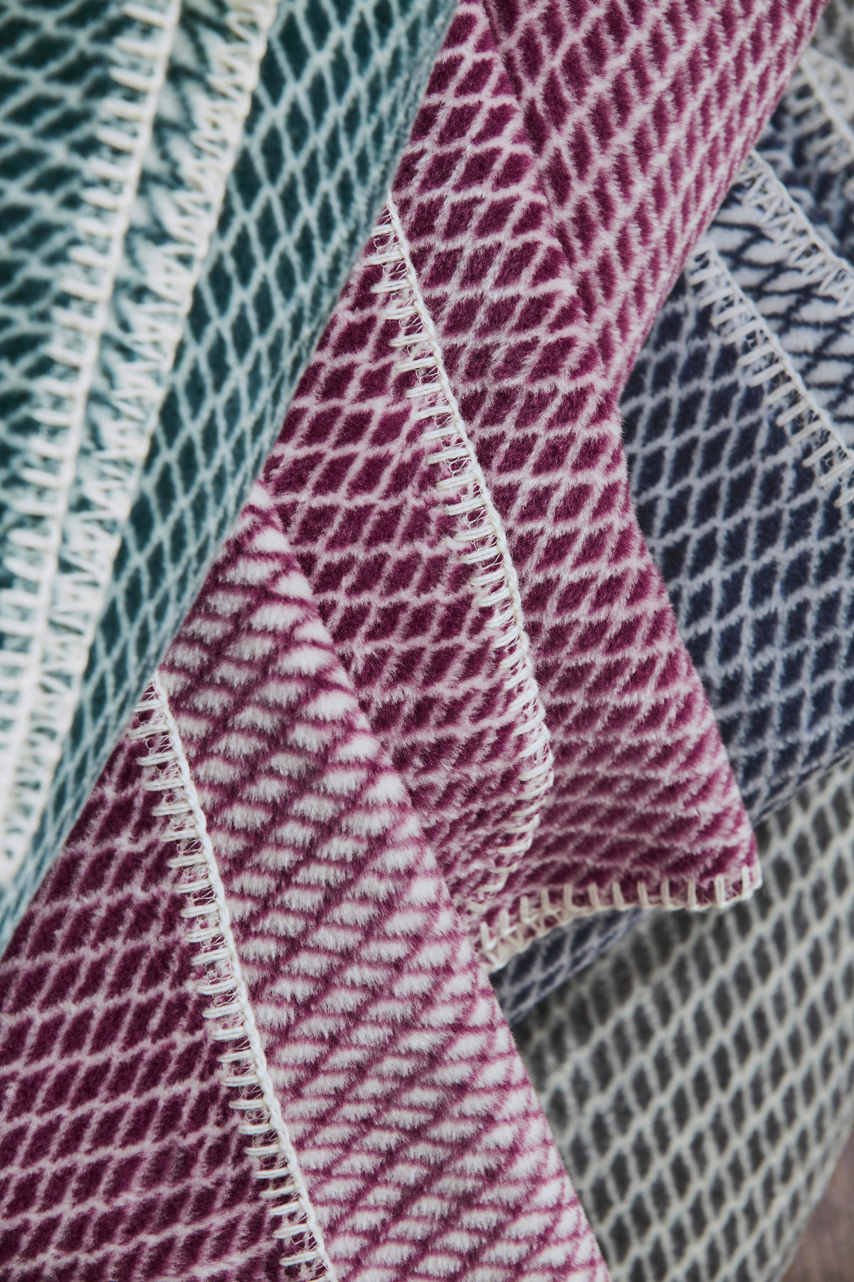 DECKE 150/200 cm  - Violett, Basics, Textil (150/200cm) - LOOKS by W.Joop