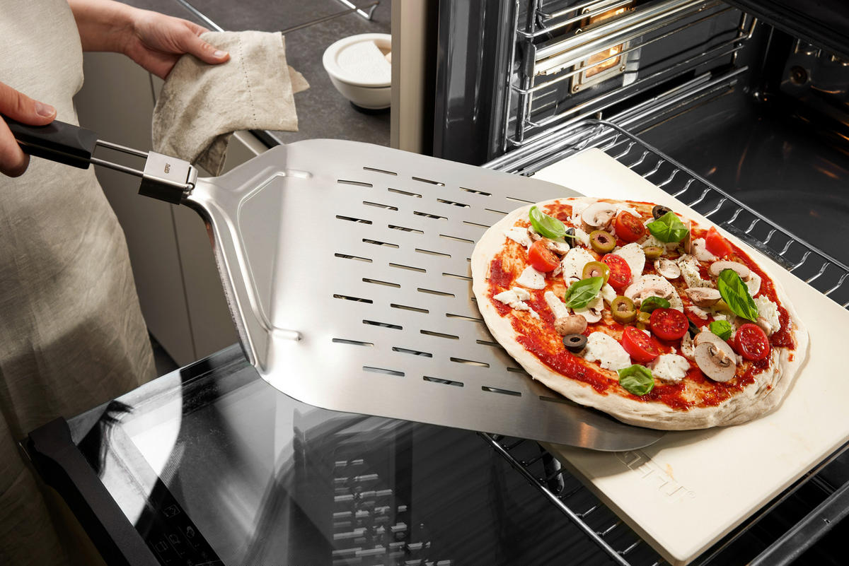 LOPATICA ZA PIZZU  - boje oplemenjenog čelika/crna, Basics, metal/plastika (63,5/32/7cm) - Gefu