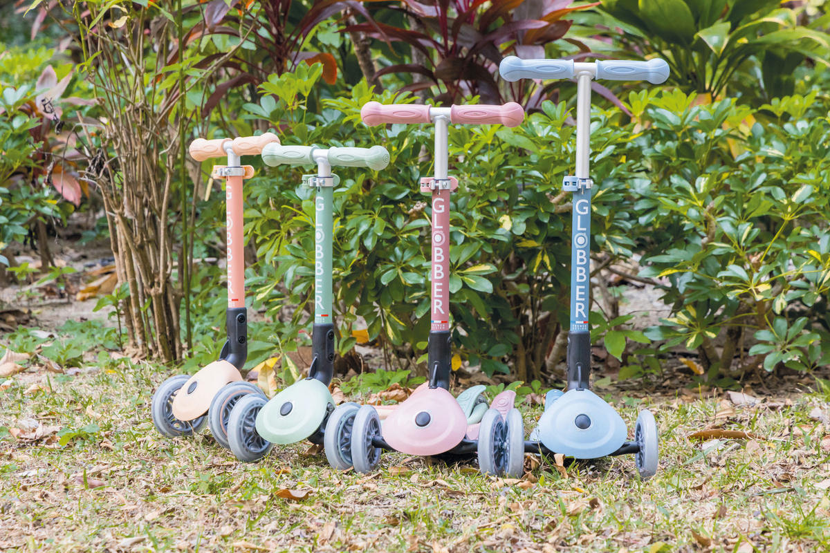KINDERSCOOTER JUNIOR FOLDABLE LIGHTS  - Perlmutt, Basics, Kunststoff (57.5/28/68cm) - GLOBBER