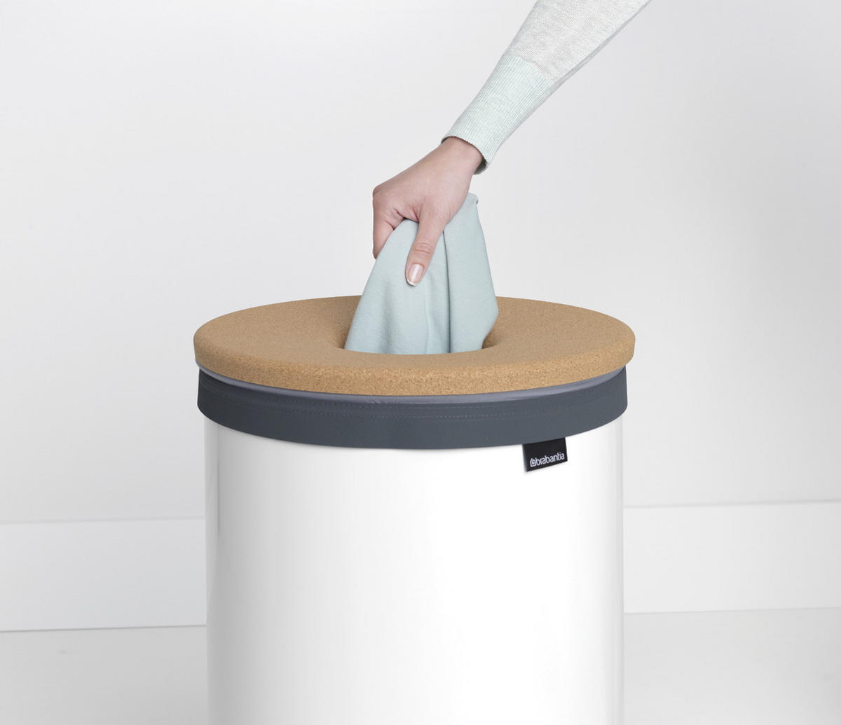 PRÁDELNÍ KOŠ - bílá, Design, kov/kompozitní dřevo (38/63,5/38cm) - Brabantia