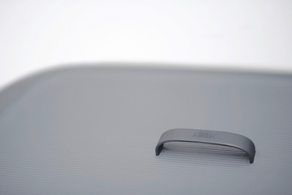 KOŠ ZA PERILO - črna, Basics, umetna masa/tekstil (56/71/39,5cm) - Joseph Joseph