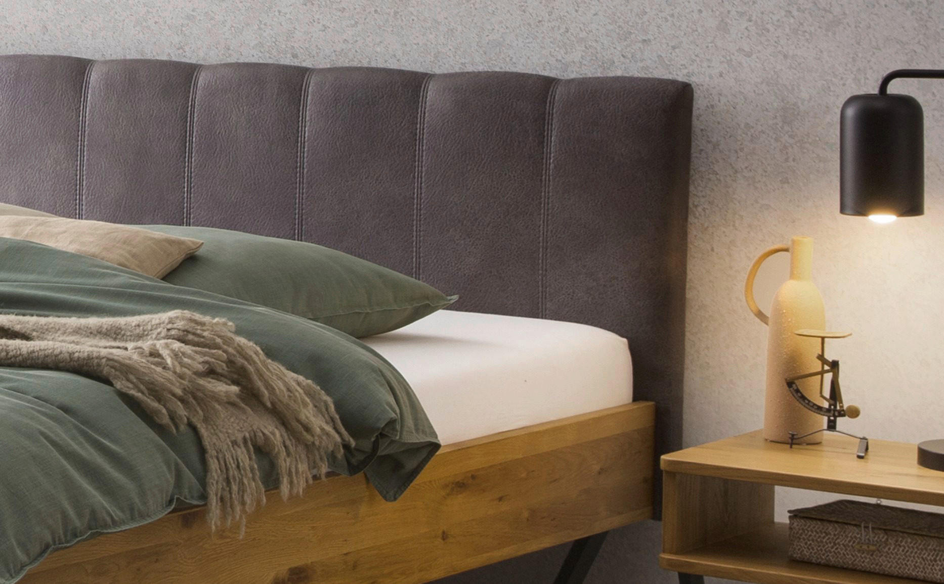 Thumbnail - Hasena Bett, Anthrazit, Wildeiche, Holz, Wildeiche, massiv, Höhe ca. 22 cm, 140x200 cm, gepolstertes Kopfteil, in versch...