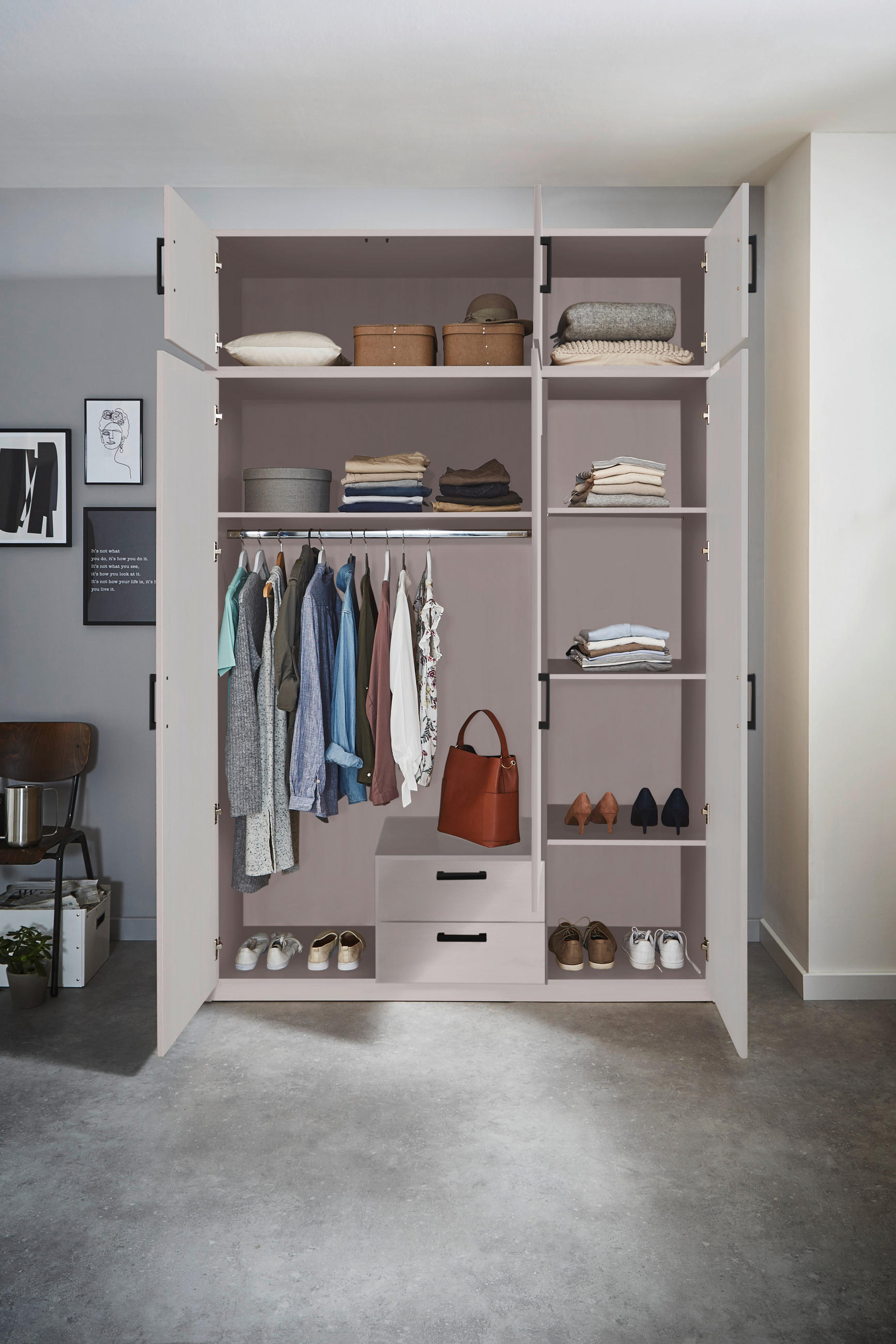 DREHTÜRENSCHRANK 157/194/54 cm,  in Kaschmir, 3-türig  - Kaschmir/Schwarz, Basics, Holzwerkstoff/Metall (157/194/54cm) - Xora