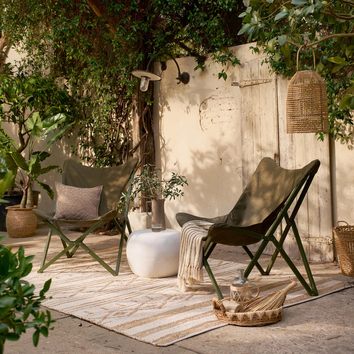 COUCHTISCH Pebble Glasfaser 50/50/35 cm organisch Weiß  - Weiß, Design, Glas/Keramik (50/50/35cm) - Livetastic