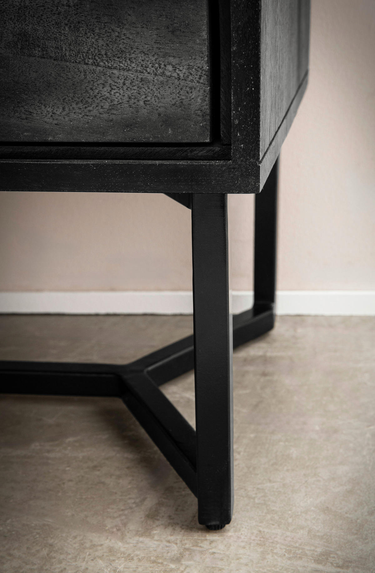 NACHTTISCH 45/57/40 cm  in massiv Akazie Schwarz  - Schwarz, Design, Holz/Metall (45/57/40cm) - Livetastic