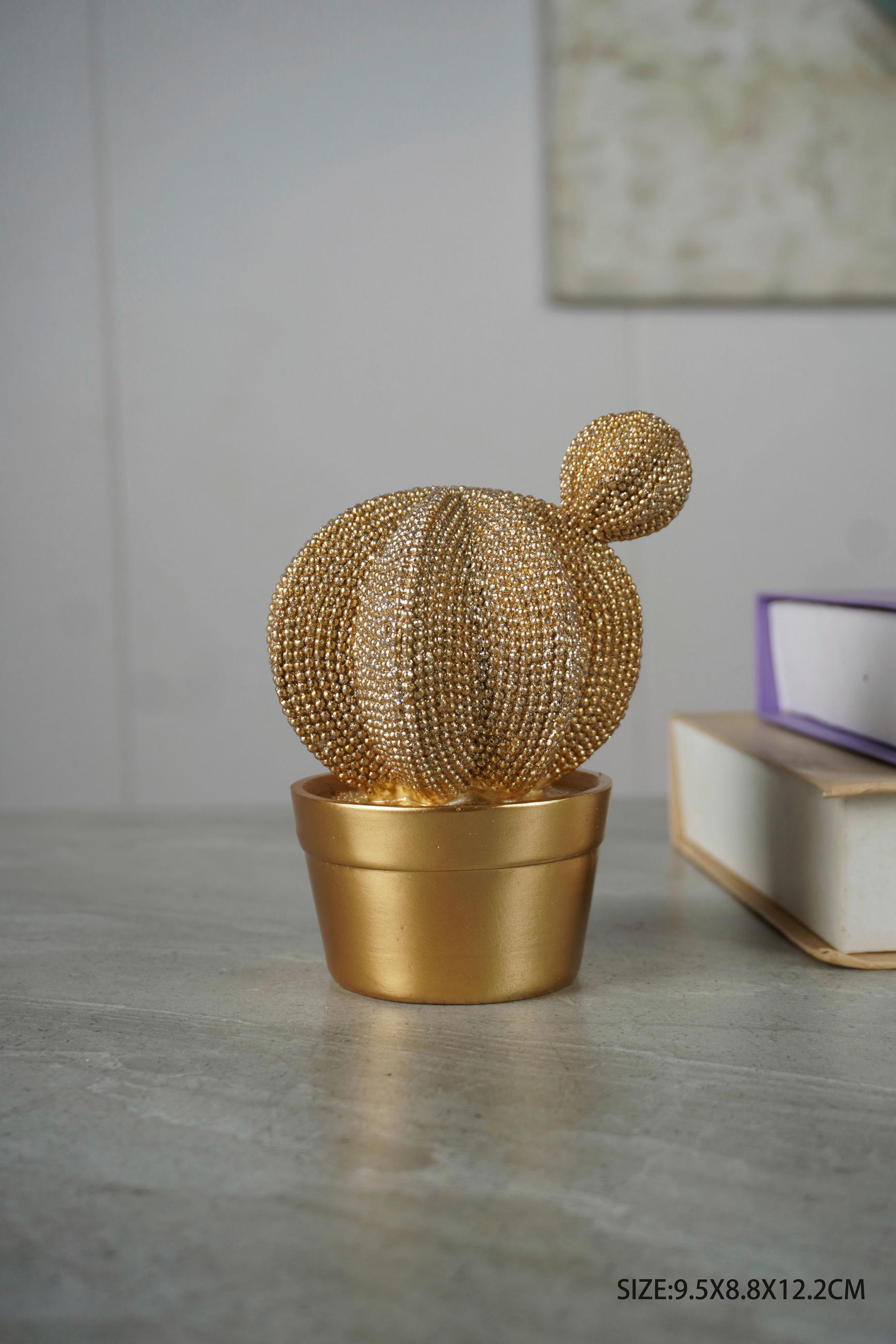 SZOBOR - aranyszínű, Basics, műanyag (10/9/12cm)