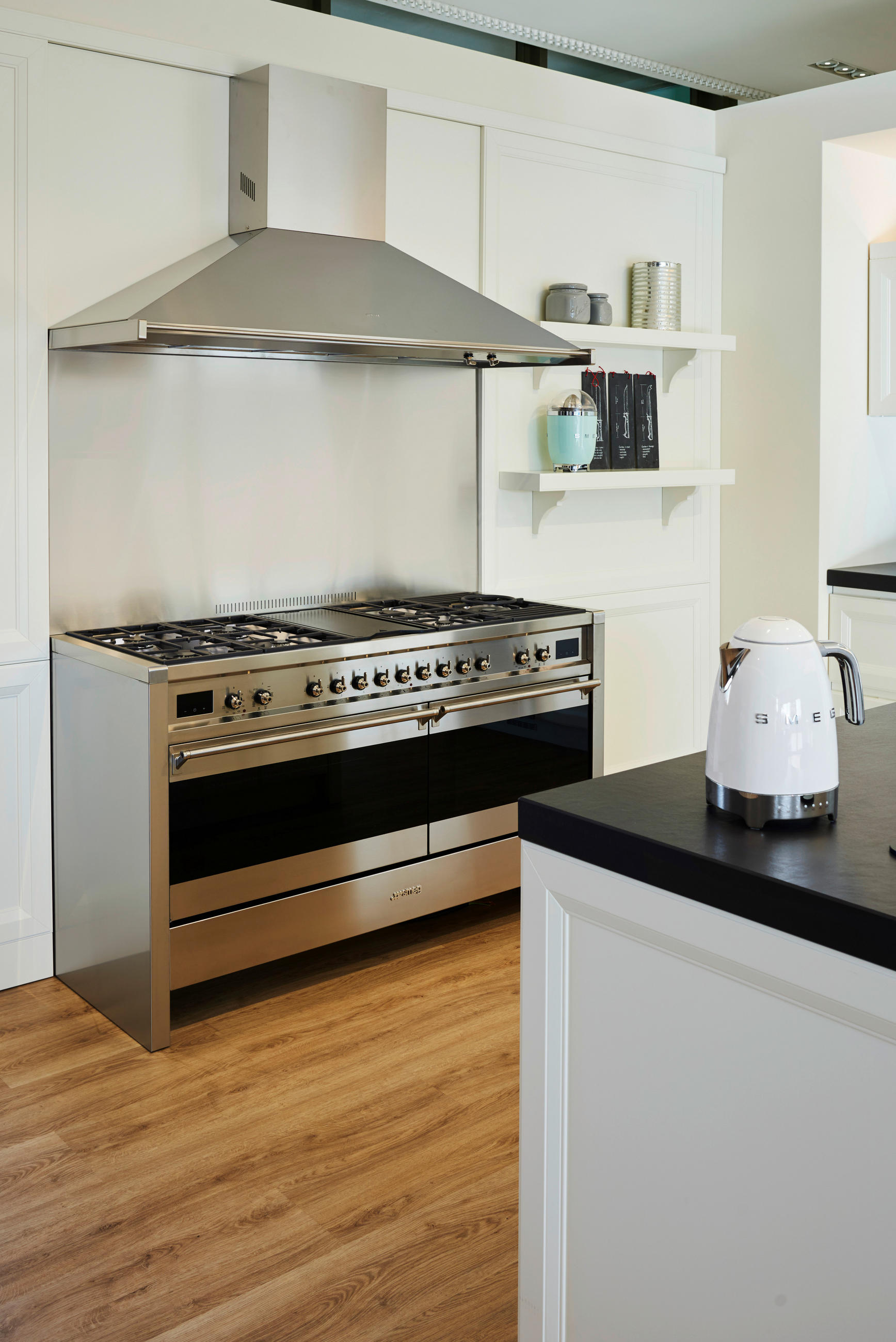 WASSERKOCHER 1.7 l  - Weiss, Basics, Metall (22,6/24,8/17,1cm) - SMEG