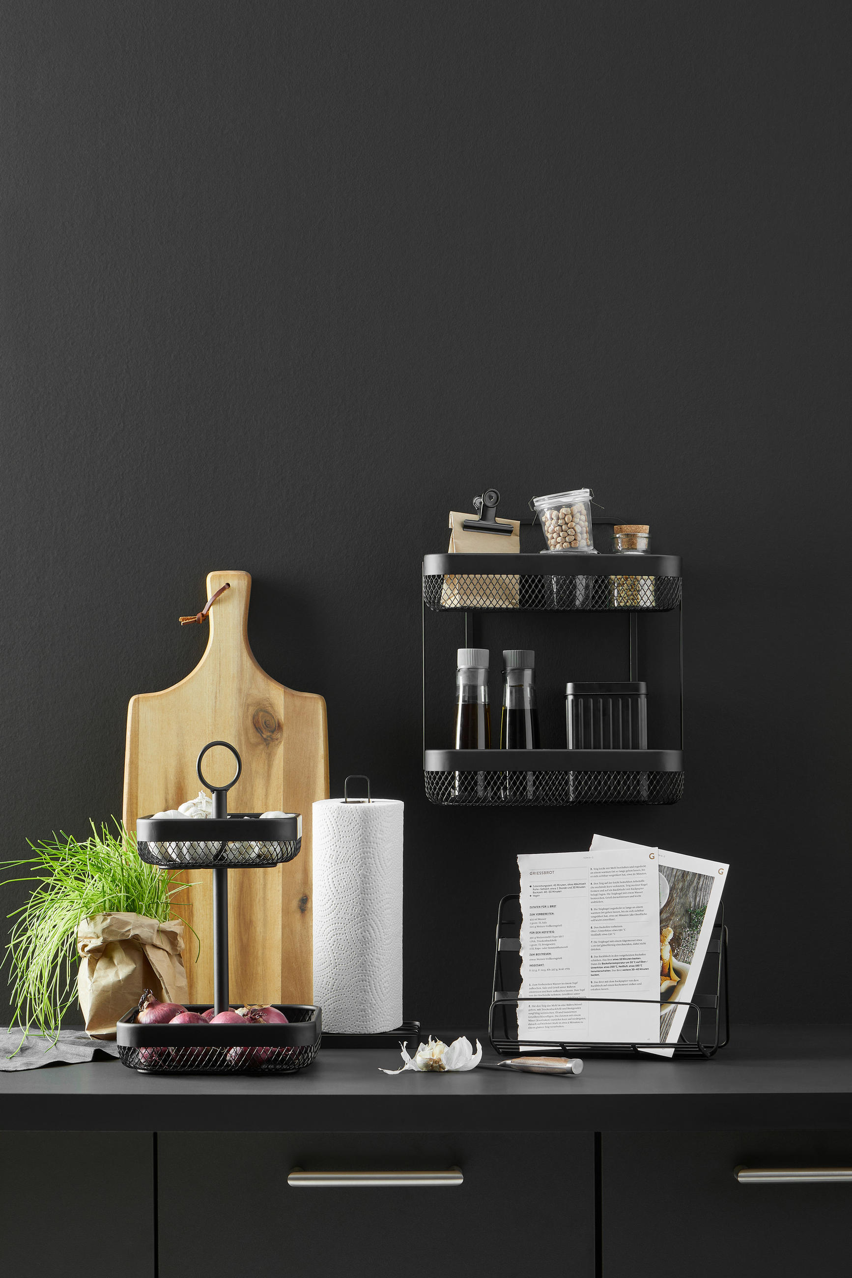 DRŽAČ ZA PAPIRNI UBRUS - crna, Osnovno, metal (14,5/30,5/14,5cm) - Homeware Profession.