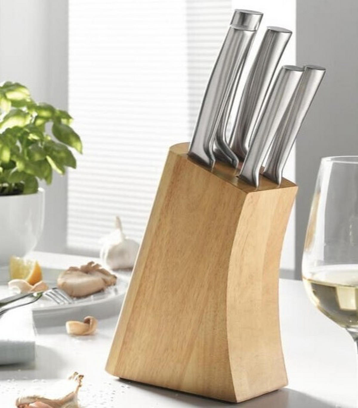 KÉSTARTÓ BLOKK  - Basics