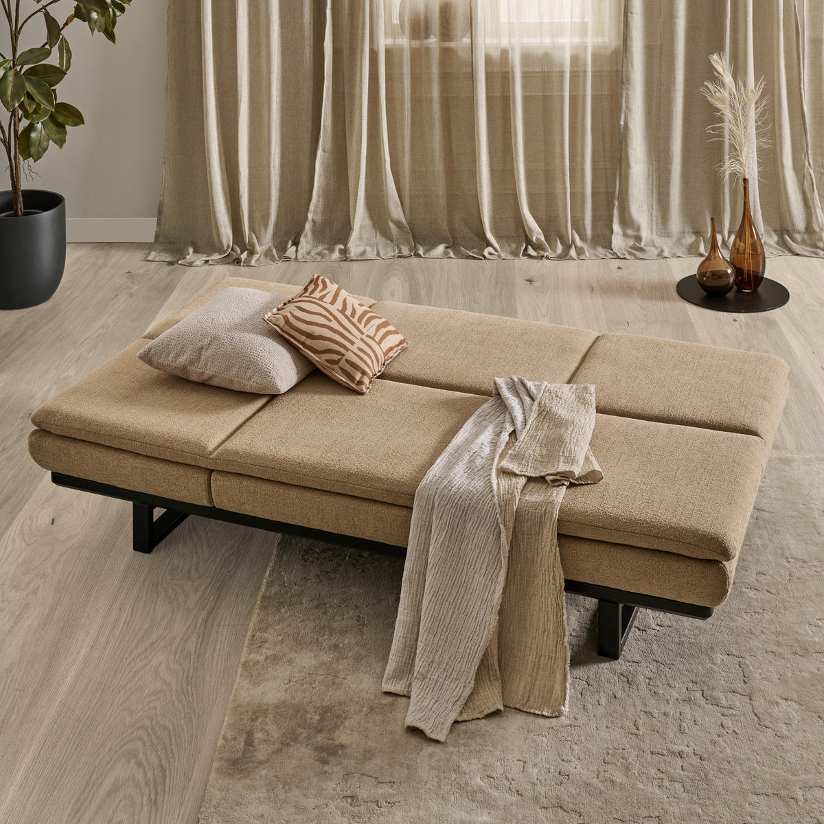 SCHLAFSOFA  in Flachgewebe Beige  - Beige/Schwarz, Design, Holz/Textil (201/80/120cm) - Joka