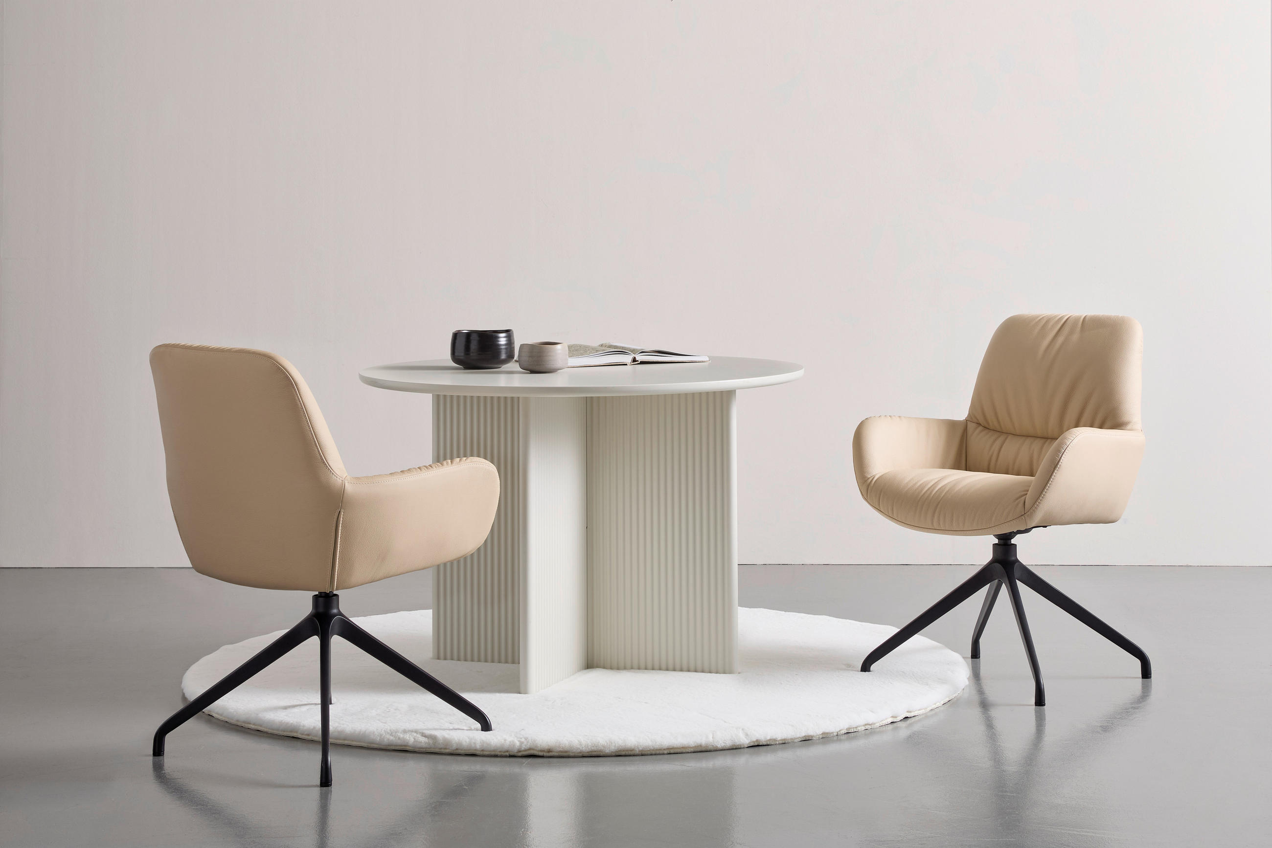 ARMLEHNSTUHL  in Aluminium, Eisen Echtleder pigmentiert  - Beige/Schwarz, Design, Leder/Metall (64/89/65cm) - Dieter Knoll