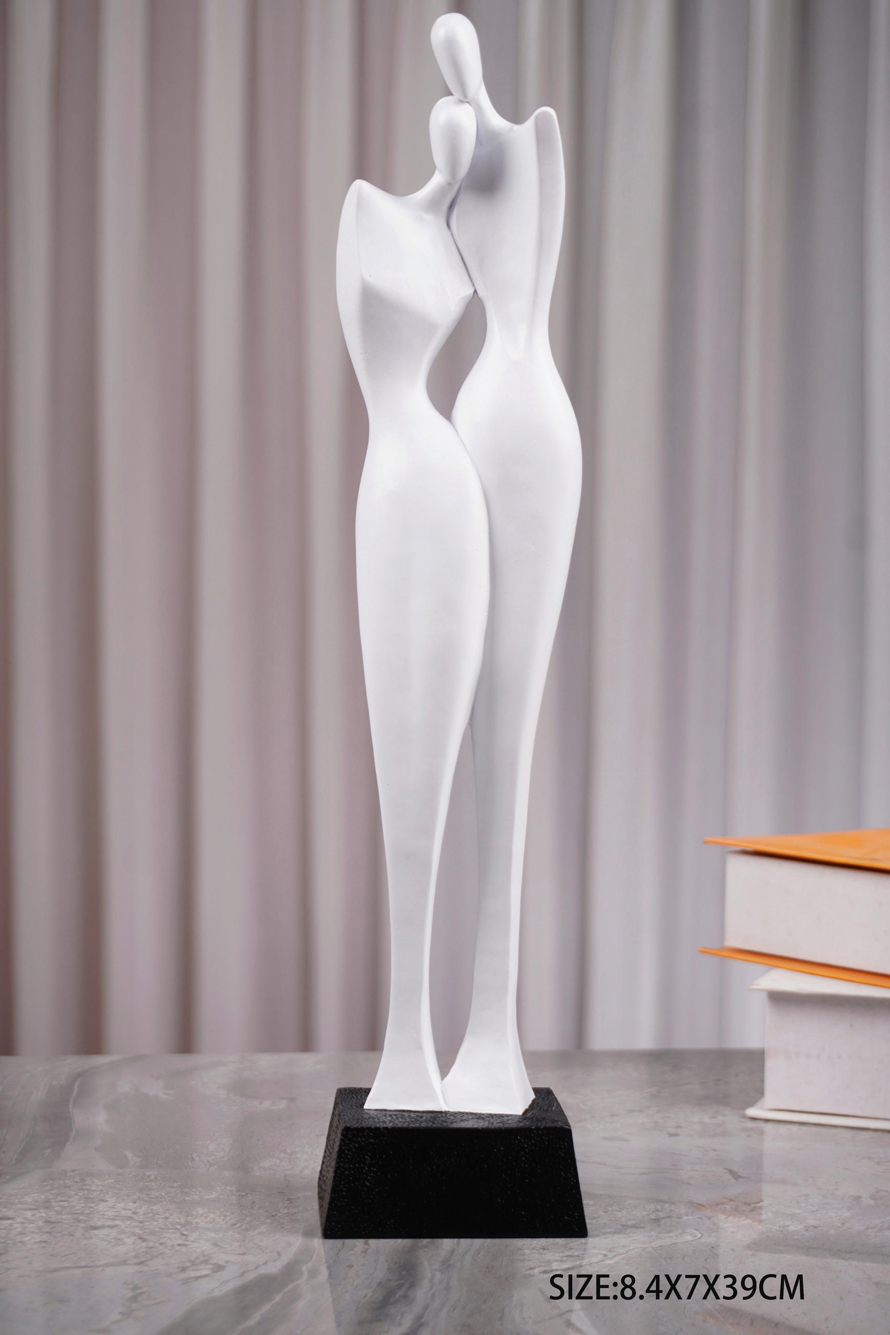 SZOBOR - fekete/magasfényű fehér, Basics, műanyag (39/7,0/8,5cm)