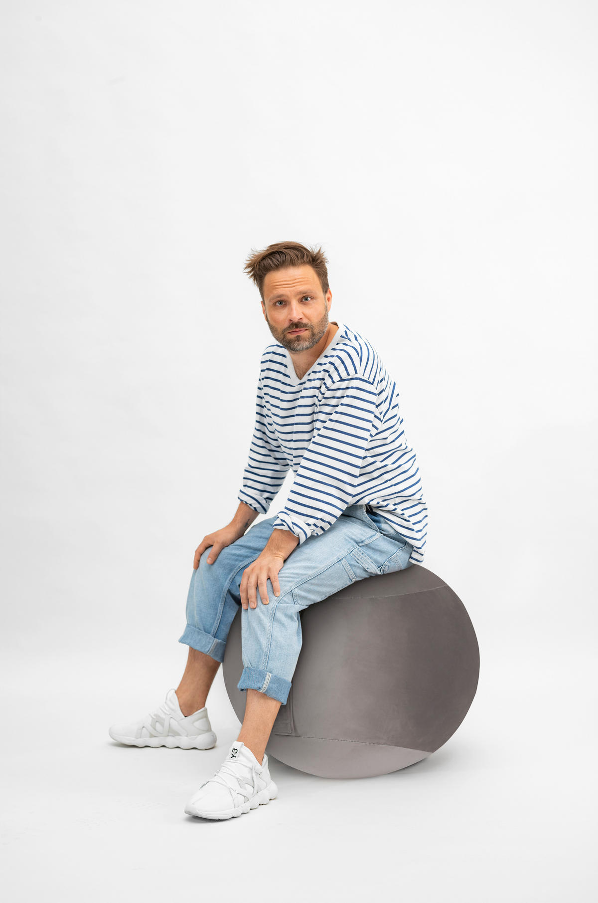 MÍČ NA SEZENÍ  - šedá, Basics, textil (65cm)
