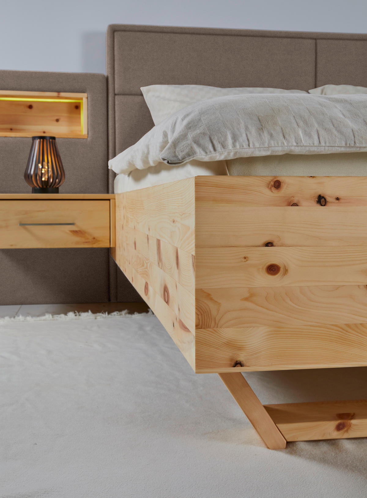 BETT 200/200 cm  in Braun, Zirbelkieferfarben  - Zirbelkieferfarben/Braun, Natur, Holz/Textil (200/200cm) - Valnatura