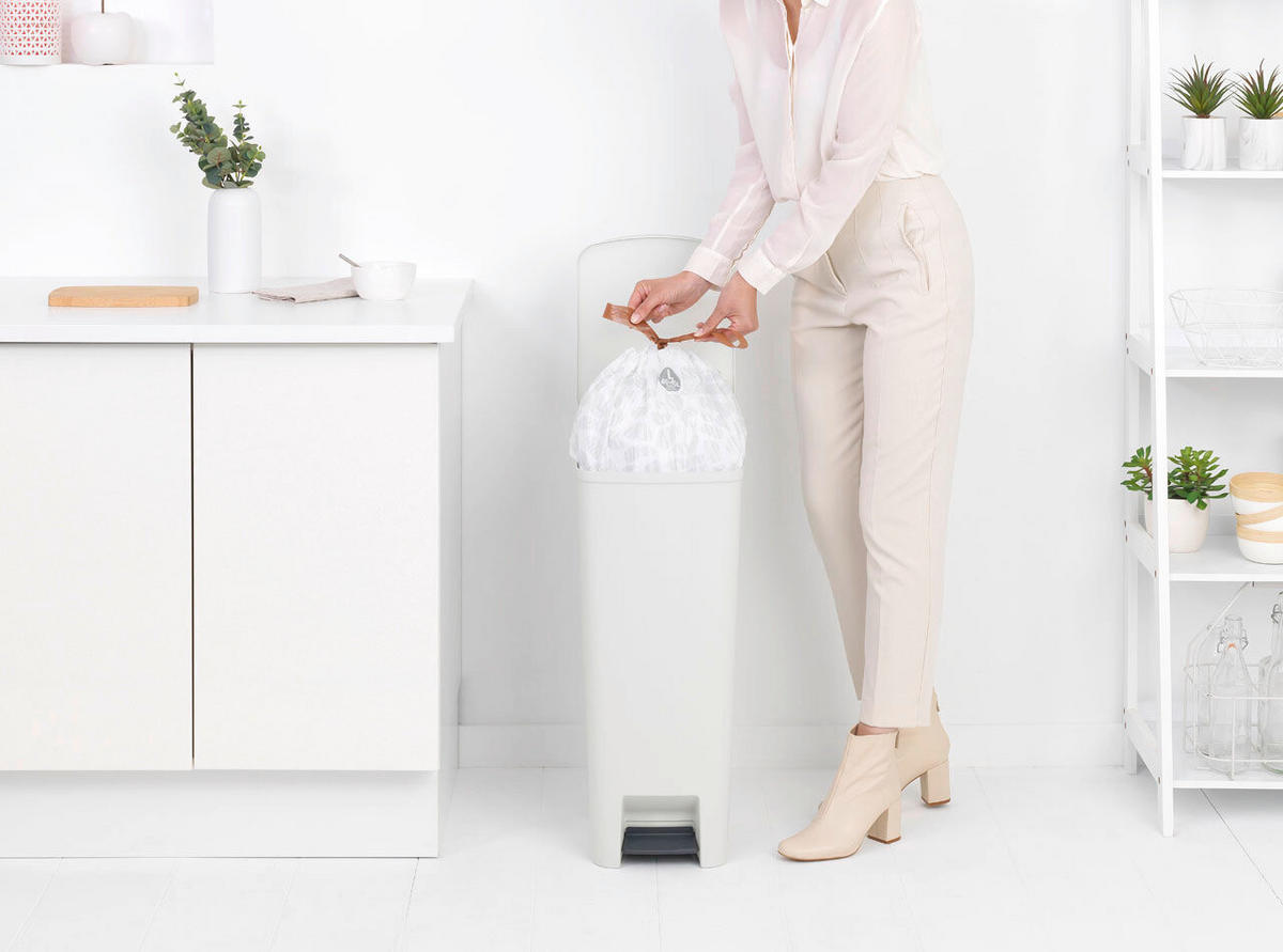 KOŠ ZA OTPAD  40 l   - svijetlo siva, Basics, plastika (28/66.6/35.2cm) - Brabantia