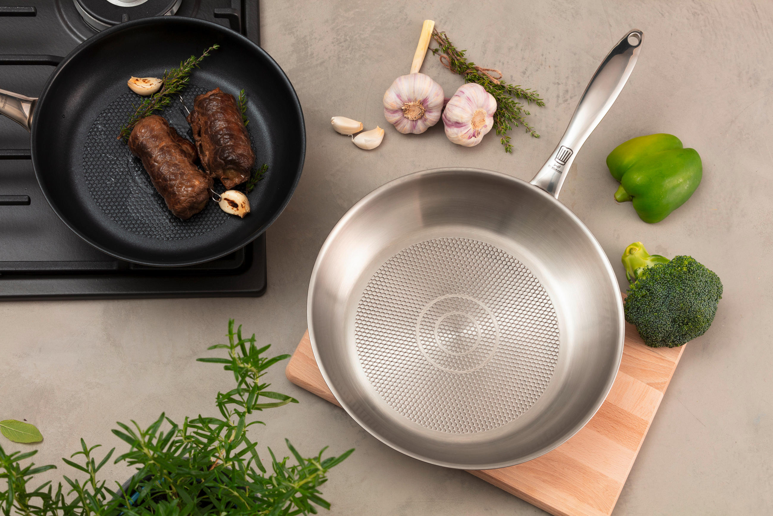 PÁNEV NA SMAŽENÍ  28 cm  - barvy stříbra, Design, kov (28cm) - Chefkoch+Fackelmann