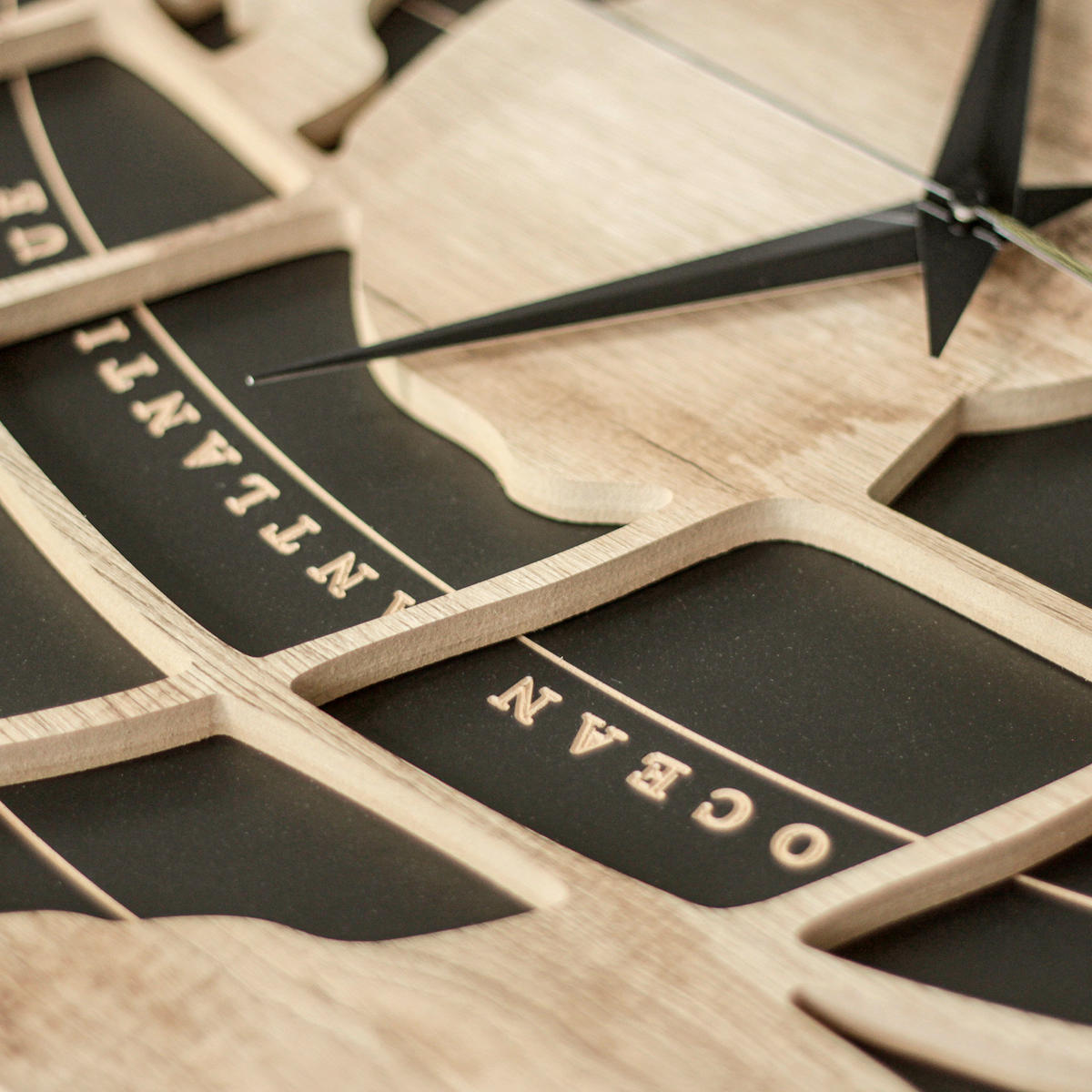 WANDUHR - Schwarz, Eichefarben  - Eichefarben/Schwarz, Basics, Holz/Kunststoff (57cm)