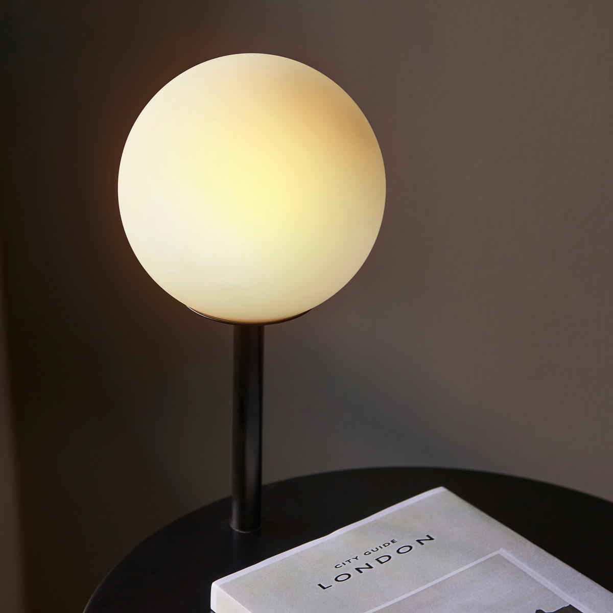 STEHLEUCHTE 38.5/35/81 cm    - Opal/Schwarz, KONVENTIONELL, Glas/Metall (38.5/35/81cm) - ENDON