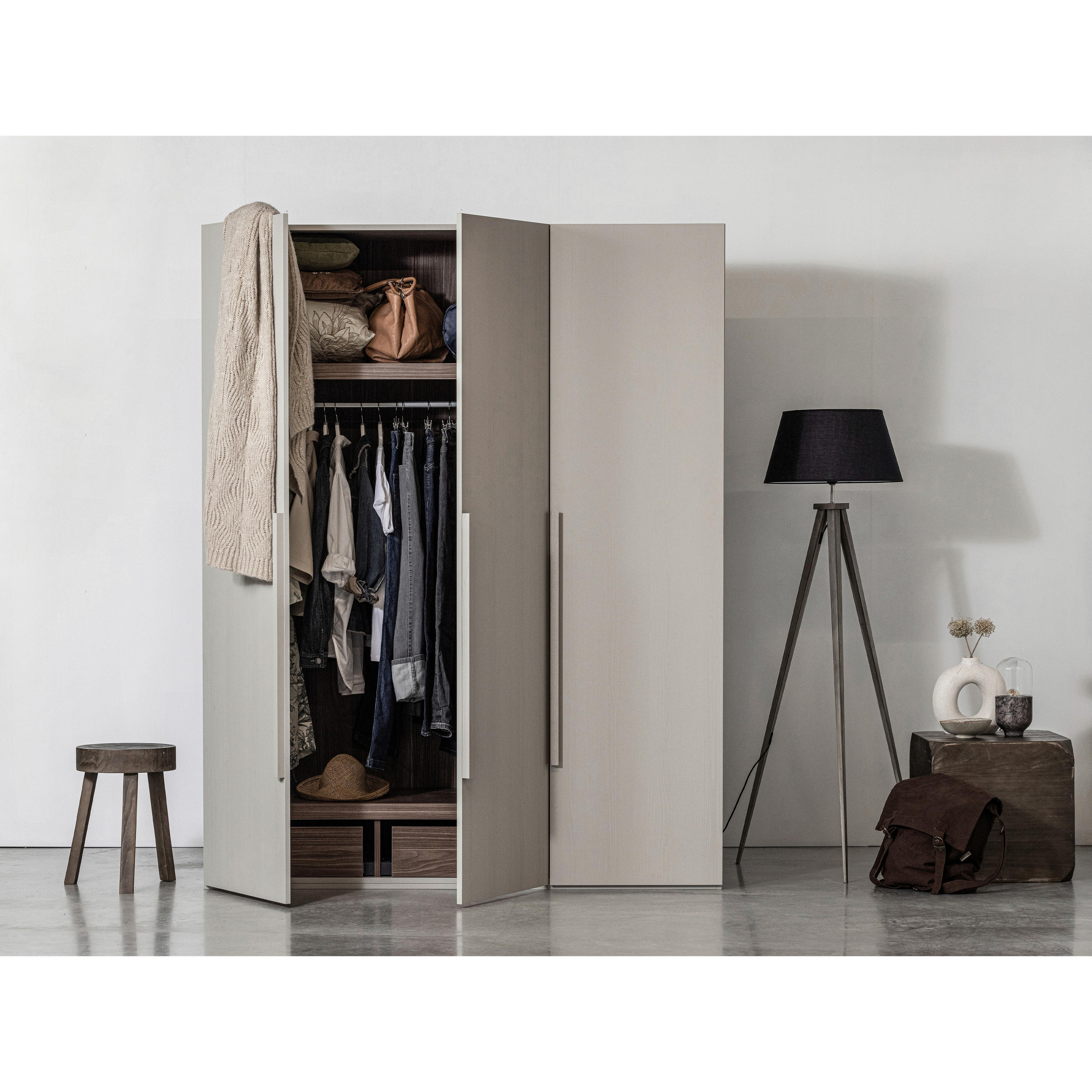 DREHTÜRENSCHRANK 165/210/58 cm 3-türig Grau  - Walnussfarben/Grau, Design, Holz (165/210/58cm) - Livetastic