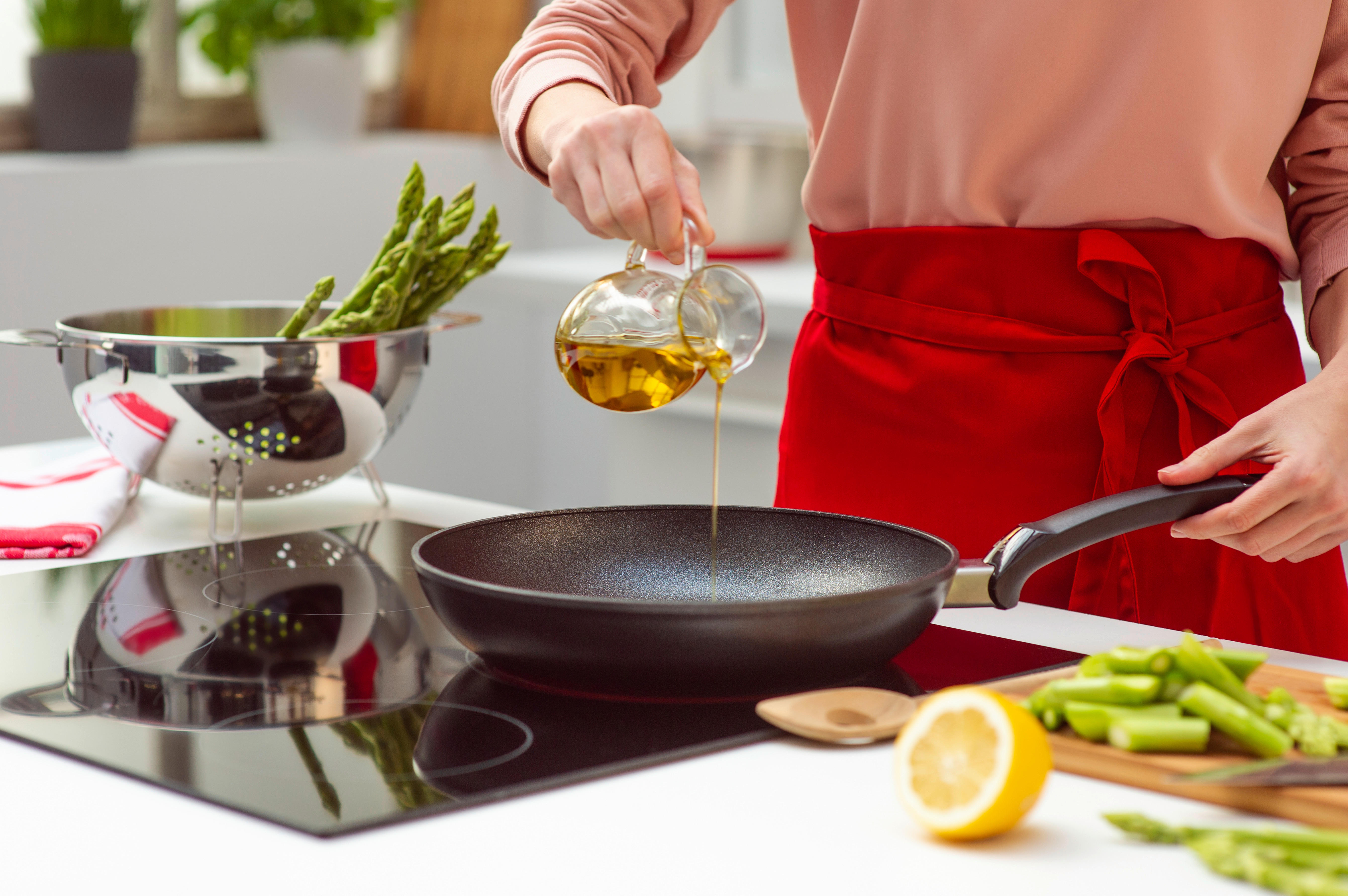 SÜTŐSERPENYŐ 20 cm  - antracit, Basics, fém (20cm) - Fissler