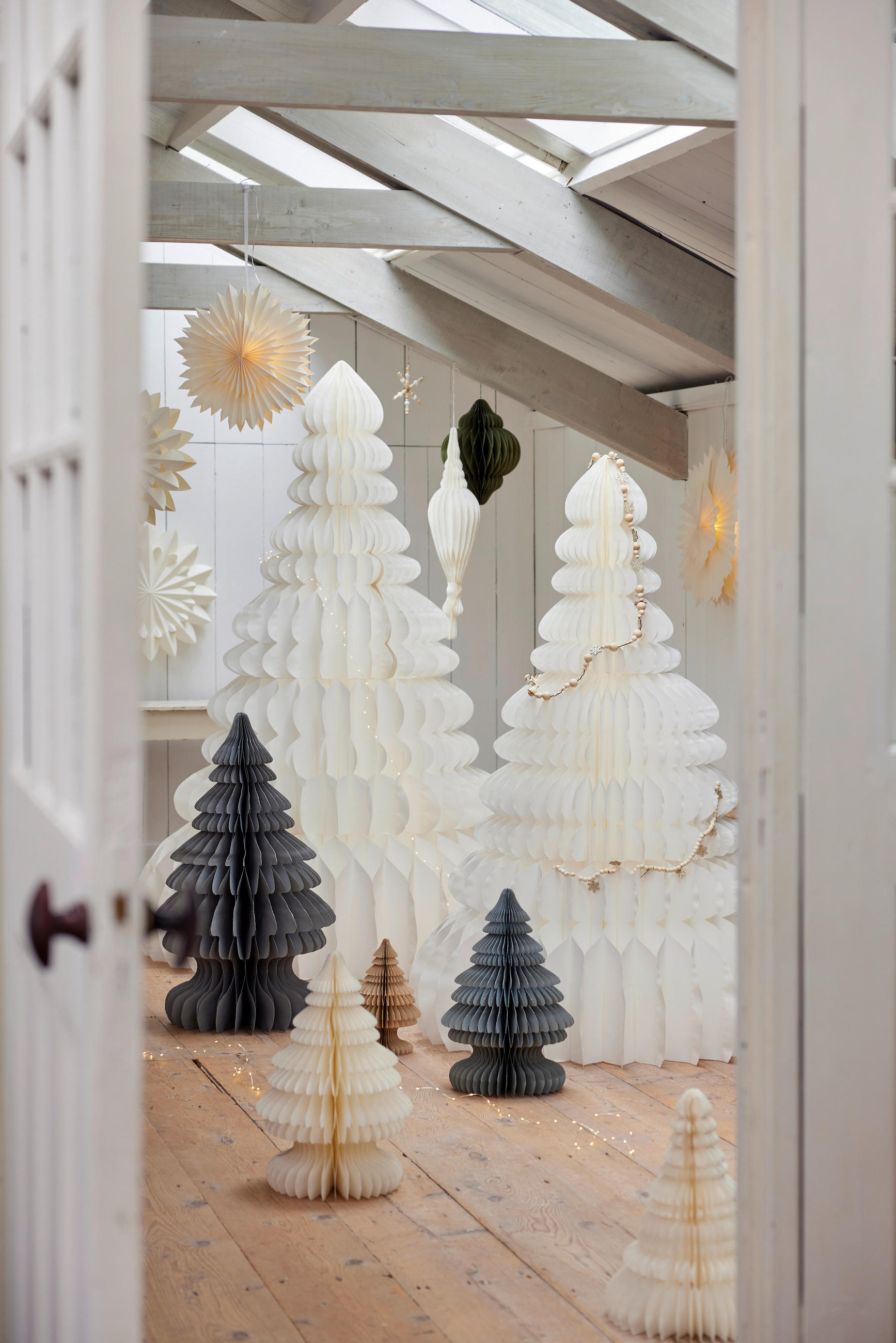 DEKOWEIHNACHTSBAUM  - Weiß, Basics, Papier (30,00/30,00/40,00cm) - X-Mas