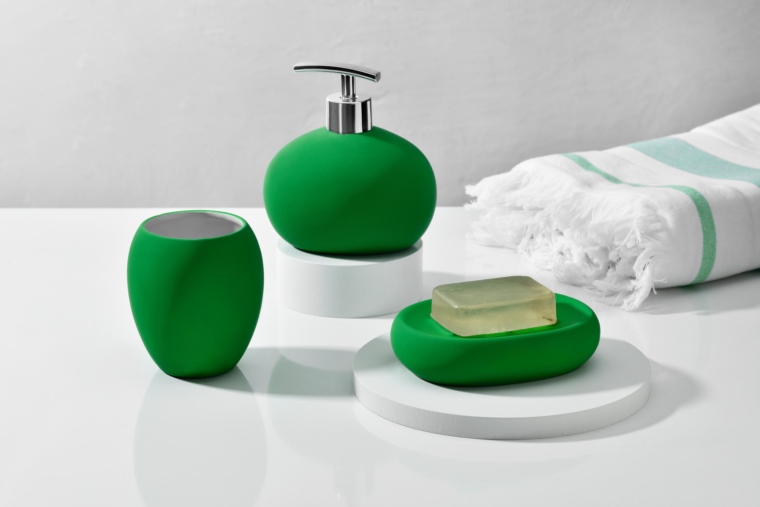 BAD-ACCESSOIRE-SET Stein  - Silberfarben/Grün, Basics, Stein (14.5/22.1/11cm) - Benetton