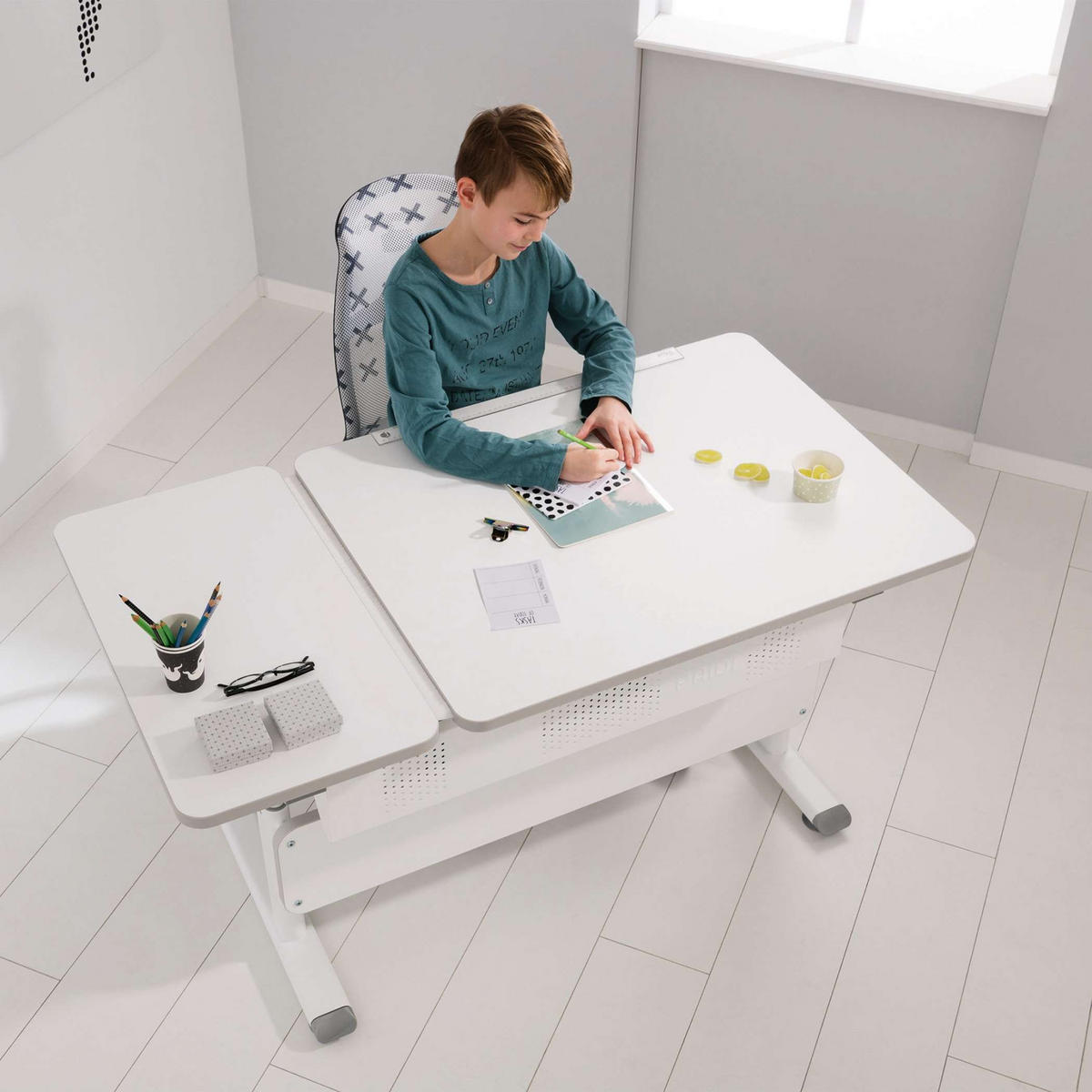 JUGENDSCHREIBTISCH 130/70/53-79 cm  - Weiß, Basics, Holzwerkstoff/Kunststoff (130/70/53-79cm) - Paidi