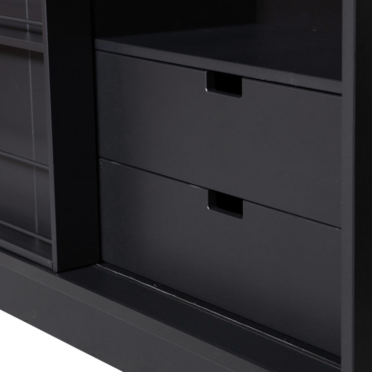 VITRINE in massiv Kiefer Schwarz  - Schwarz, Design, Holz (150/200/46,5cm) - Livetastic