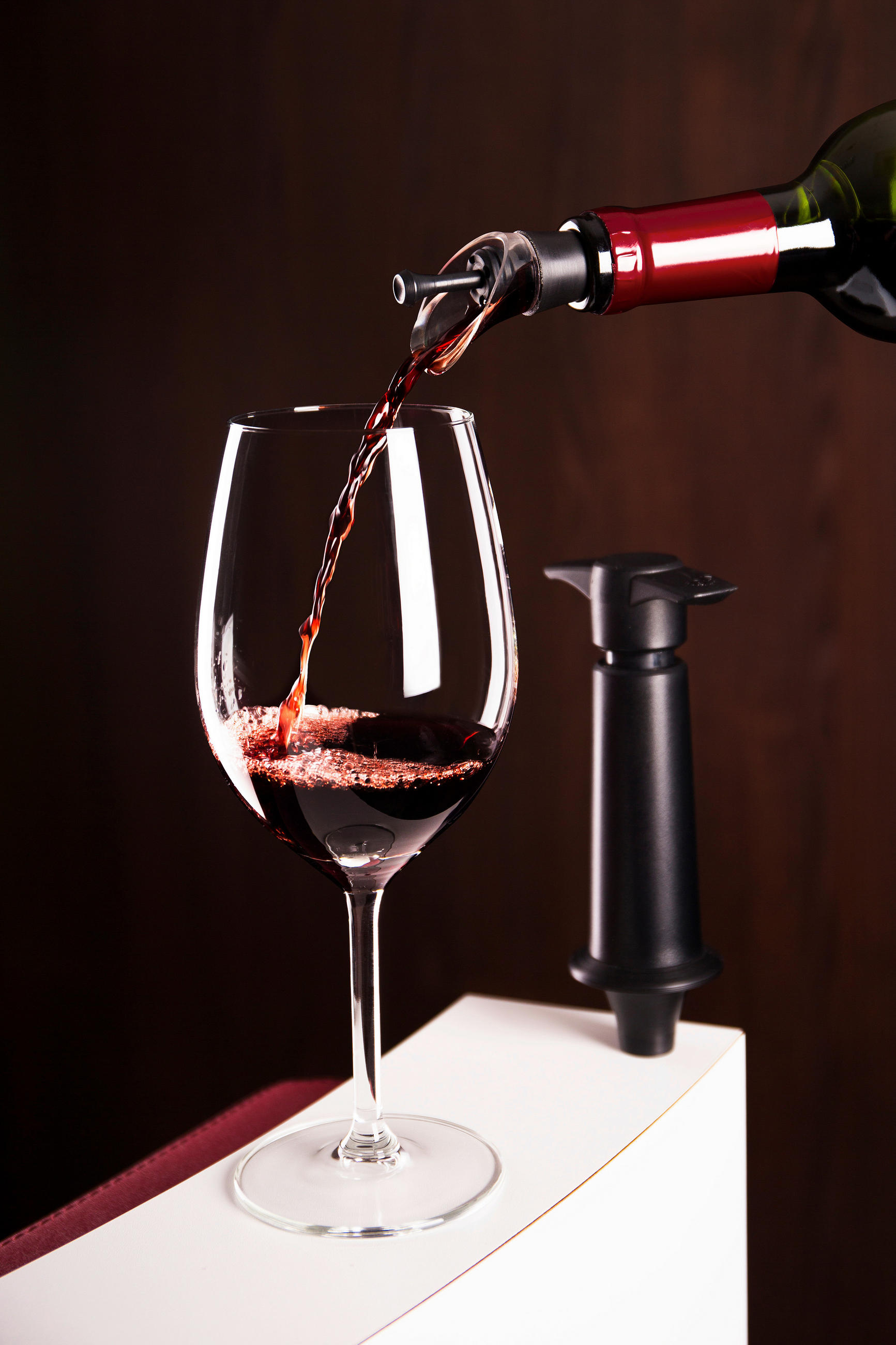 ZAMAŠEK ZA VINO - črna, Basics, umetna masa - Vacu Vin