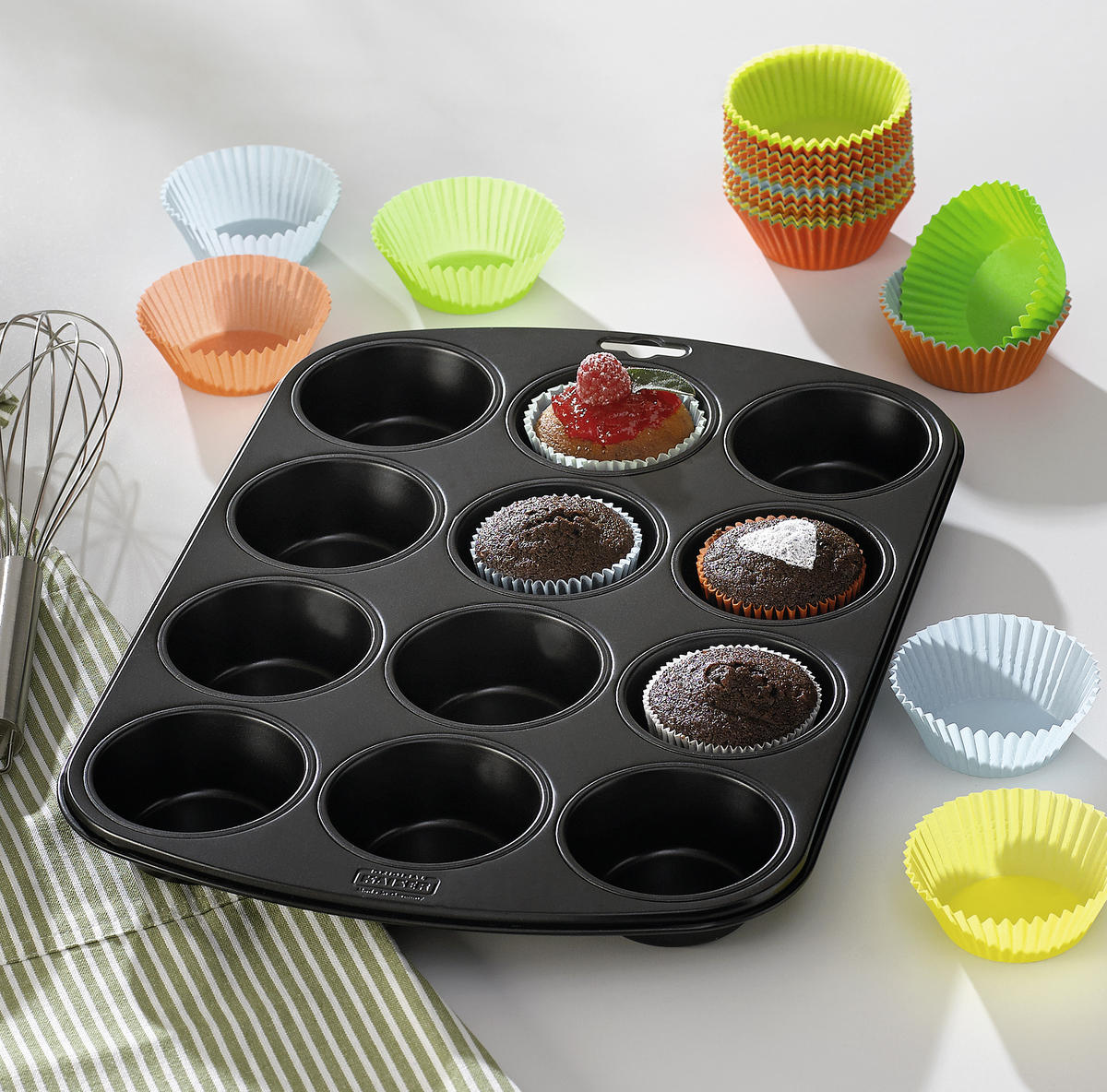 KALUP ZA MUFFINE  - crna, Konvencionalno, metal (27/38cm) - Kaiser