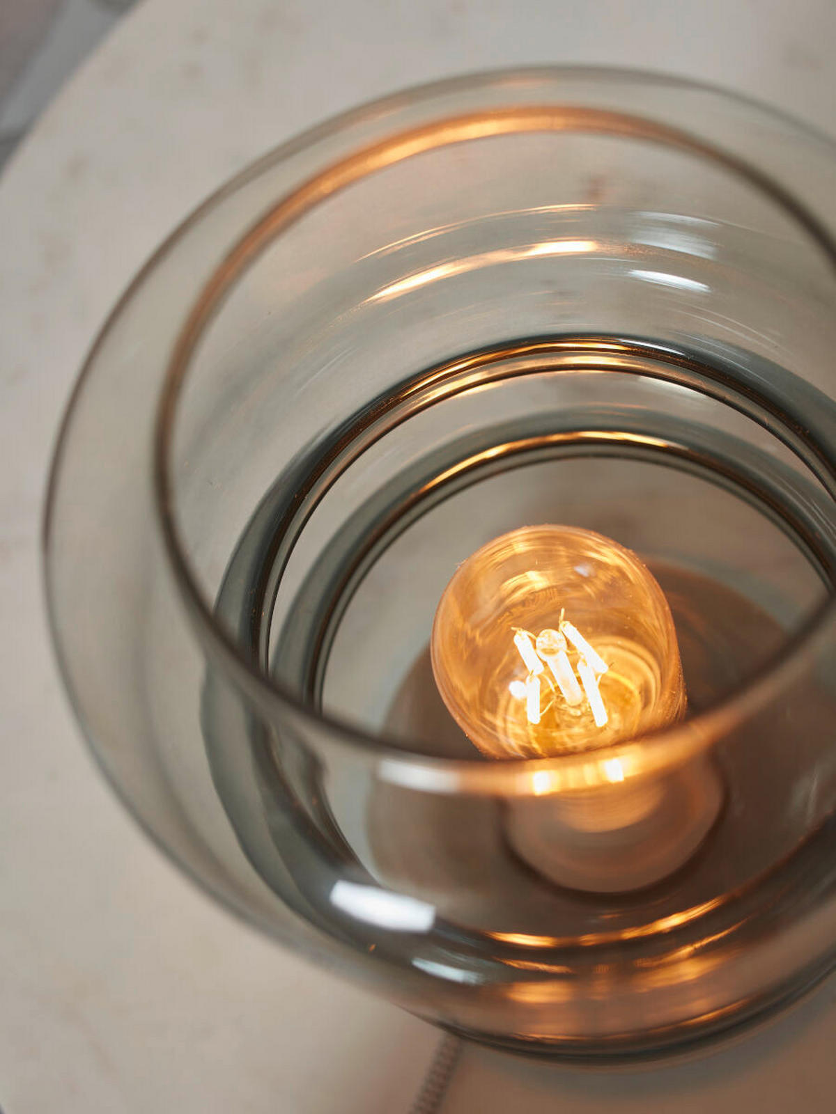 BORDSLAMPA 15/23 cm   - ljusgrå, Trend, glas (15/23cm) - It's about Romi