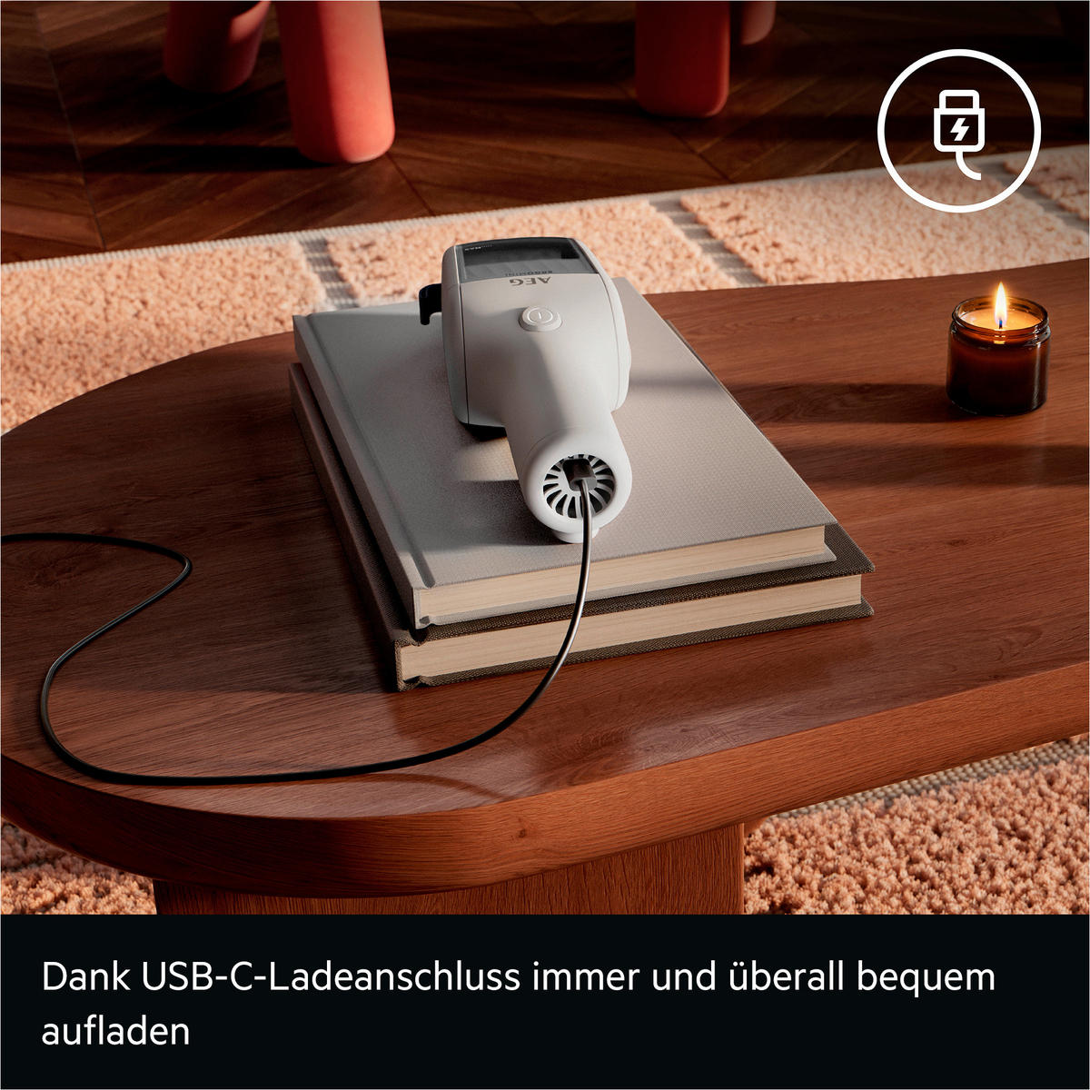 AKKU-HANDSTAUBSAUGER  - Weiß, Basics, Kunststoff (29,4/8,9/6,9cm) - AEG