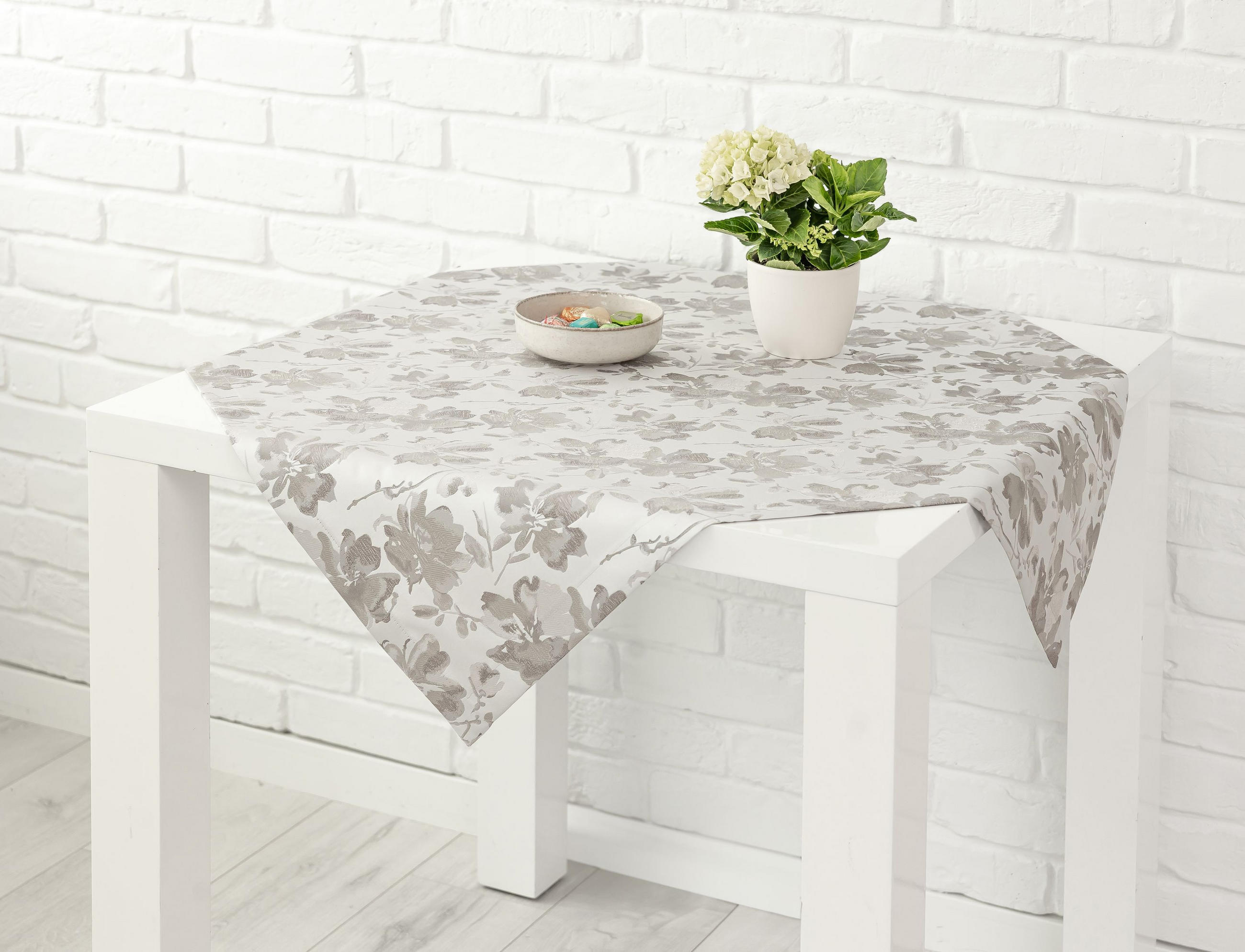 ASZTALTERÍTŐ   - szürkésbézs, Basics, textil (90/90cm)