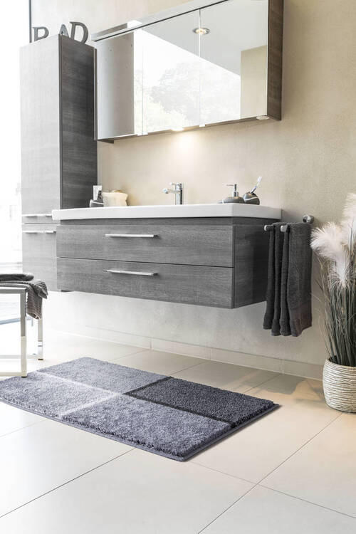 KOBERČEK DO KÚPEĽNE, 60/100 cm - sivá, Basics, textil/plast (60/100cm) - Grund