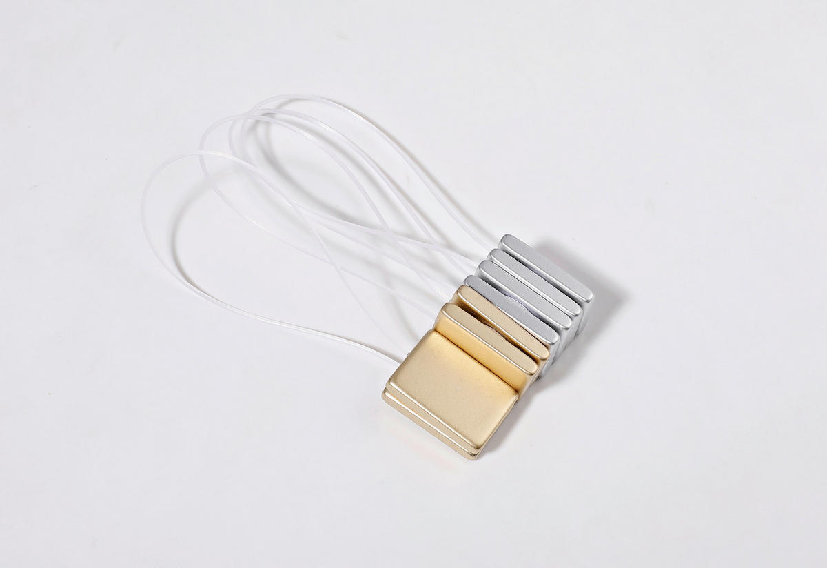 FÜGGÖNYELKÖTŐ  - aranyszínű, Basics, műanyag (3,5/5cm) - Homeware