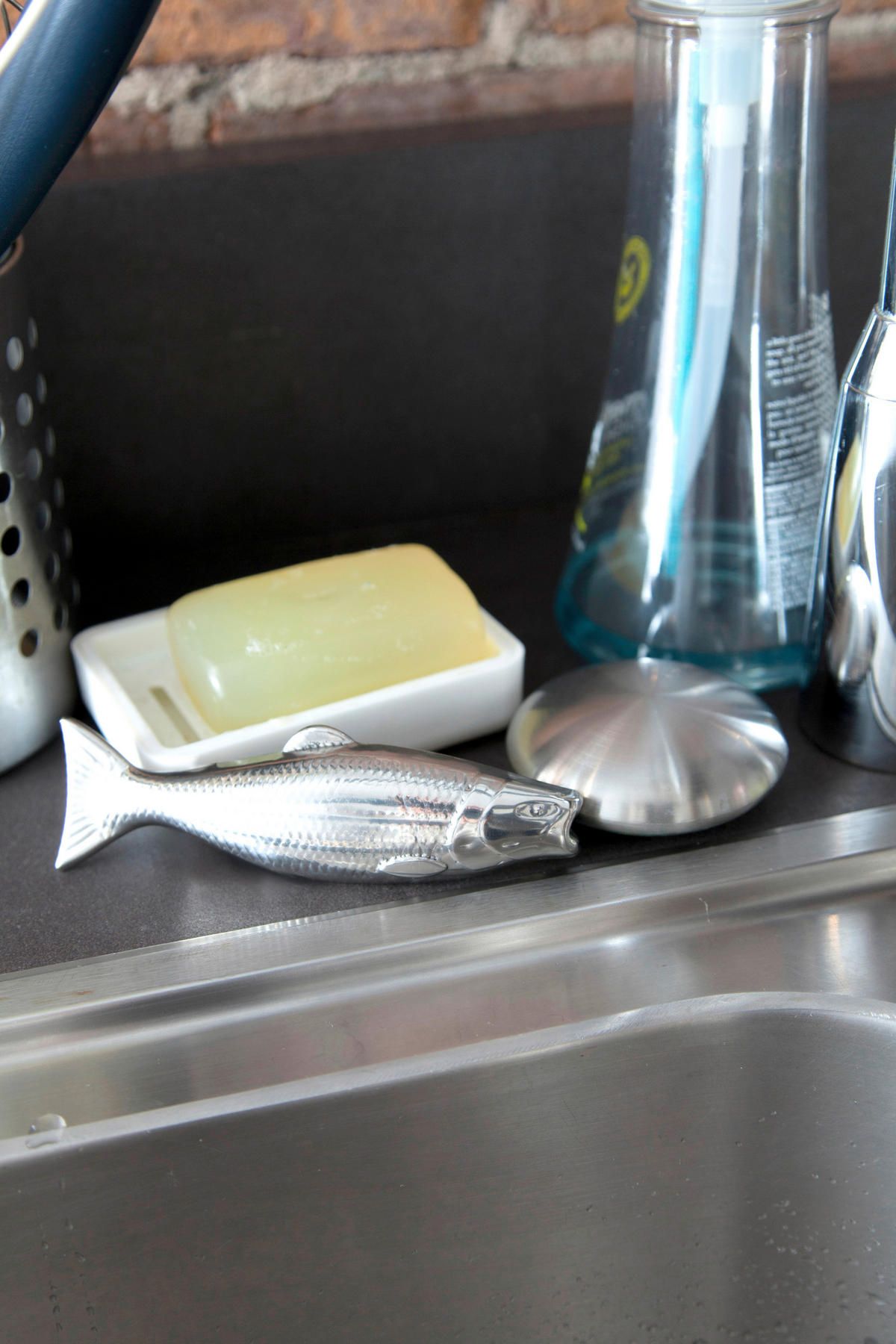 MILO - siva, Basics, kovina (3,7/12,5/2,7cm) - Kikkerland