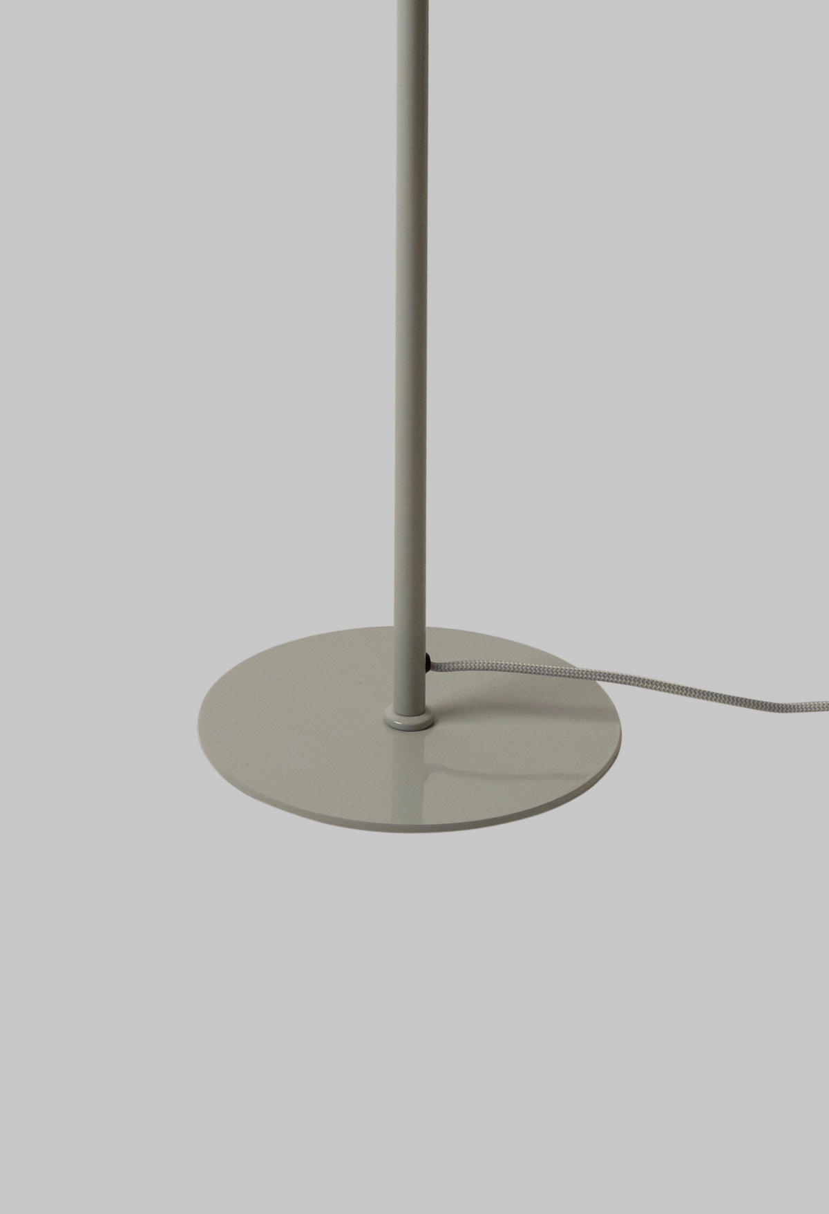 STOJACÍ LAMPA, 37/146 cm  - světle šedá, Design, kov (37/146cm) - It's about Romi