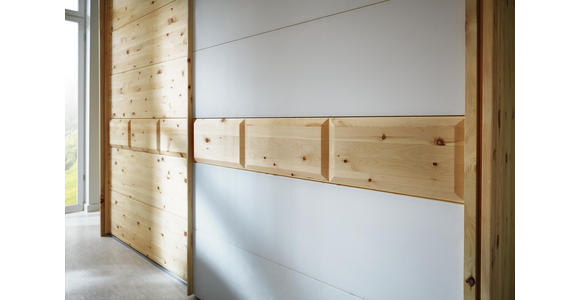 SCHWEBETÜRENSCHRANK in massiv Zirbe Weiß, Zirbelkieferfarben - Zirbelkieferfarben/Weiß, Natur, Glas/Holz (300/225/65cm) - Valnatura