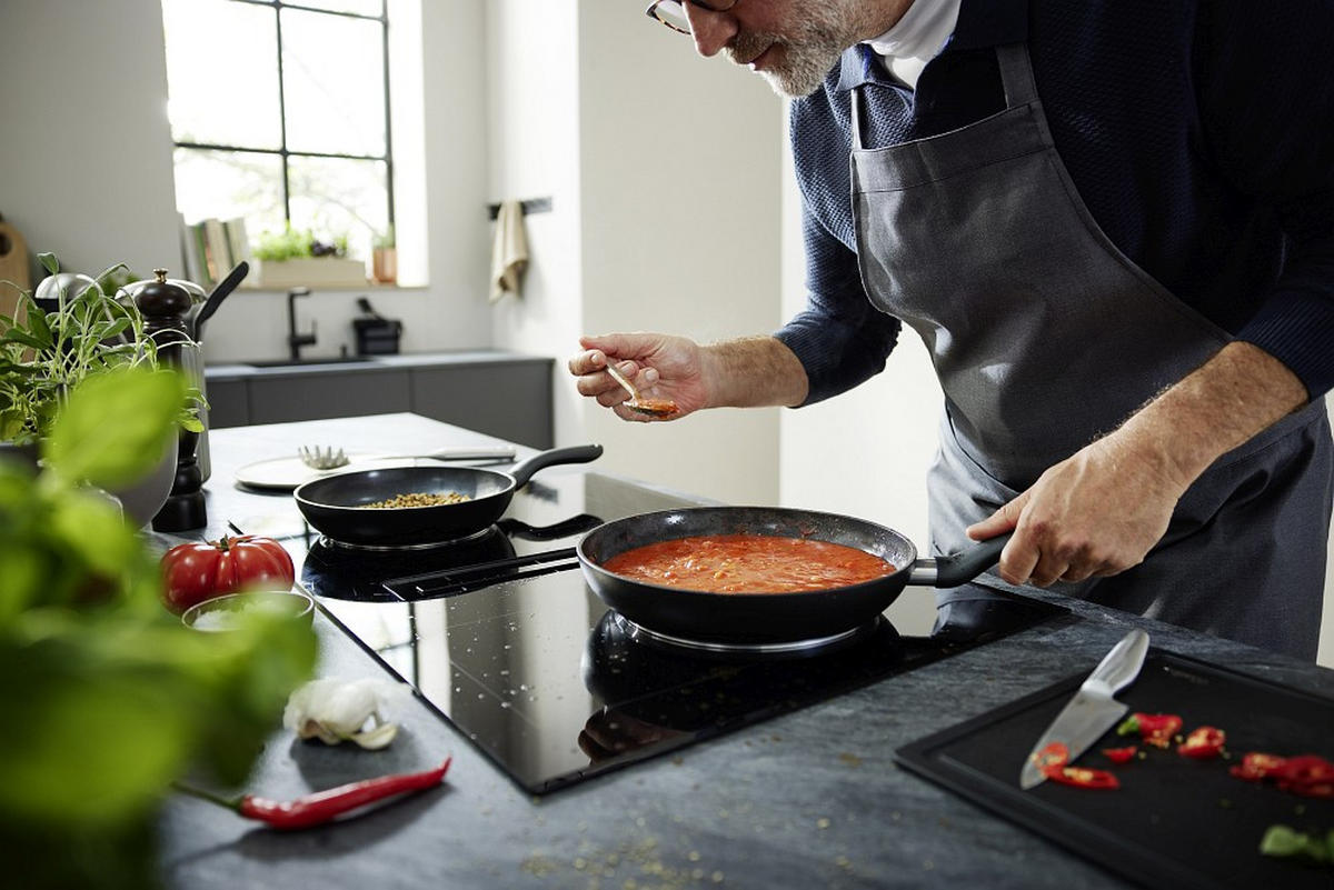 PFANNENSET Essential recyceltes Aluminium 2-teilig  - Schwarz, Basics, Metall (24/28cm) - Fissler